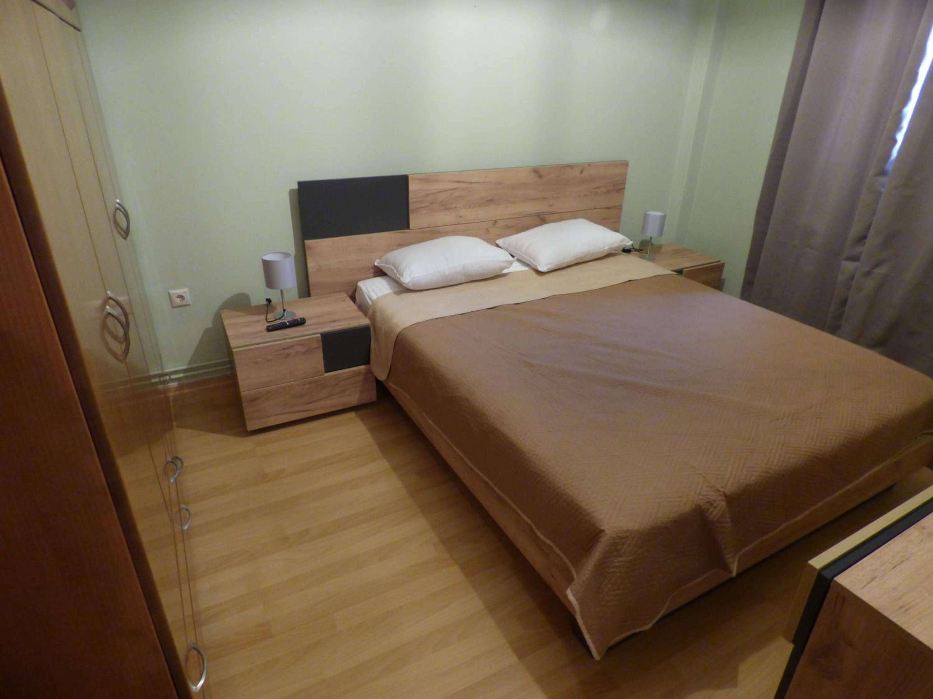 One-Bedroom Apartment photo 2