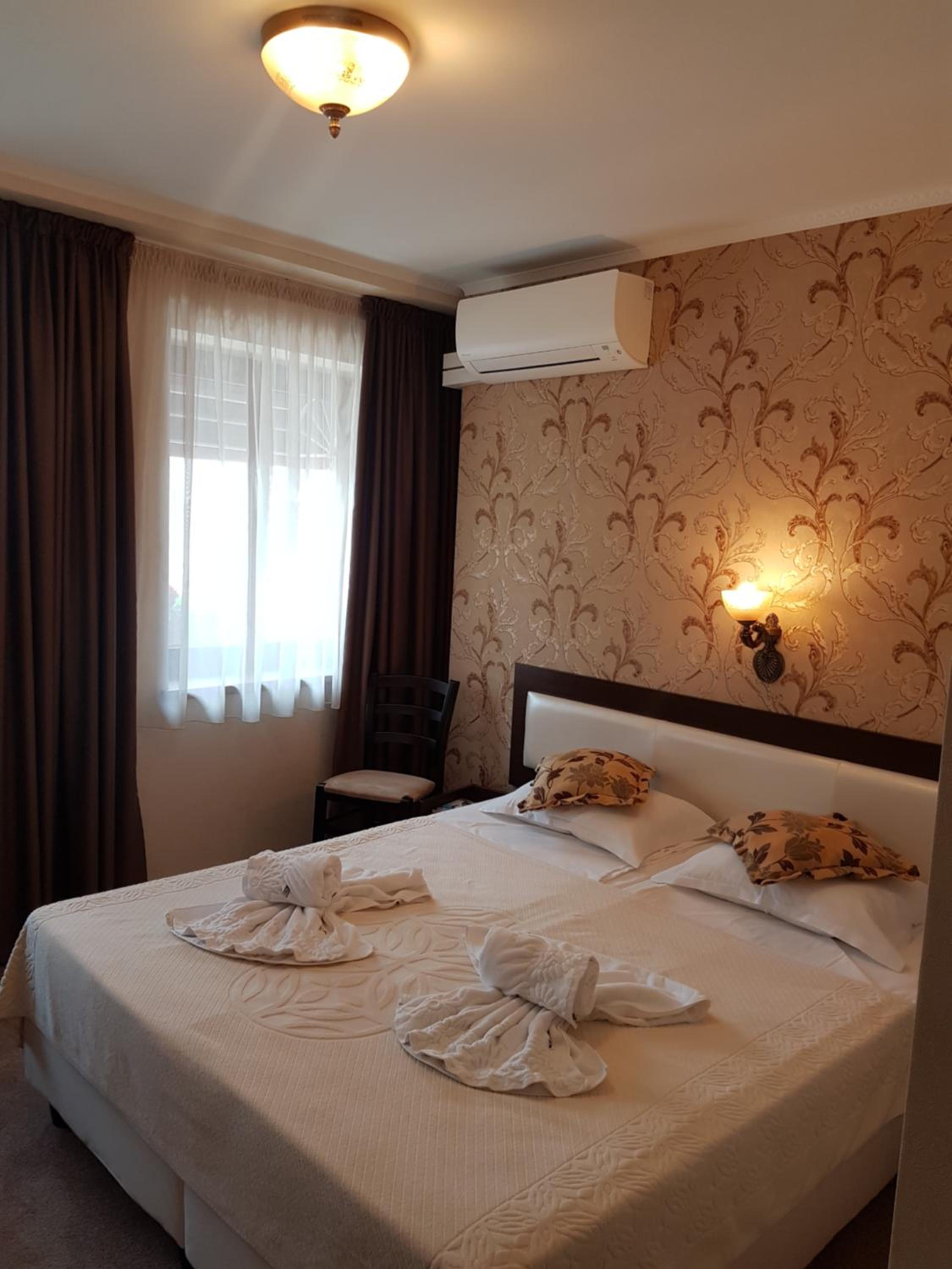 Standard Double Room - Photo 21