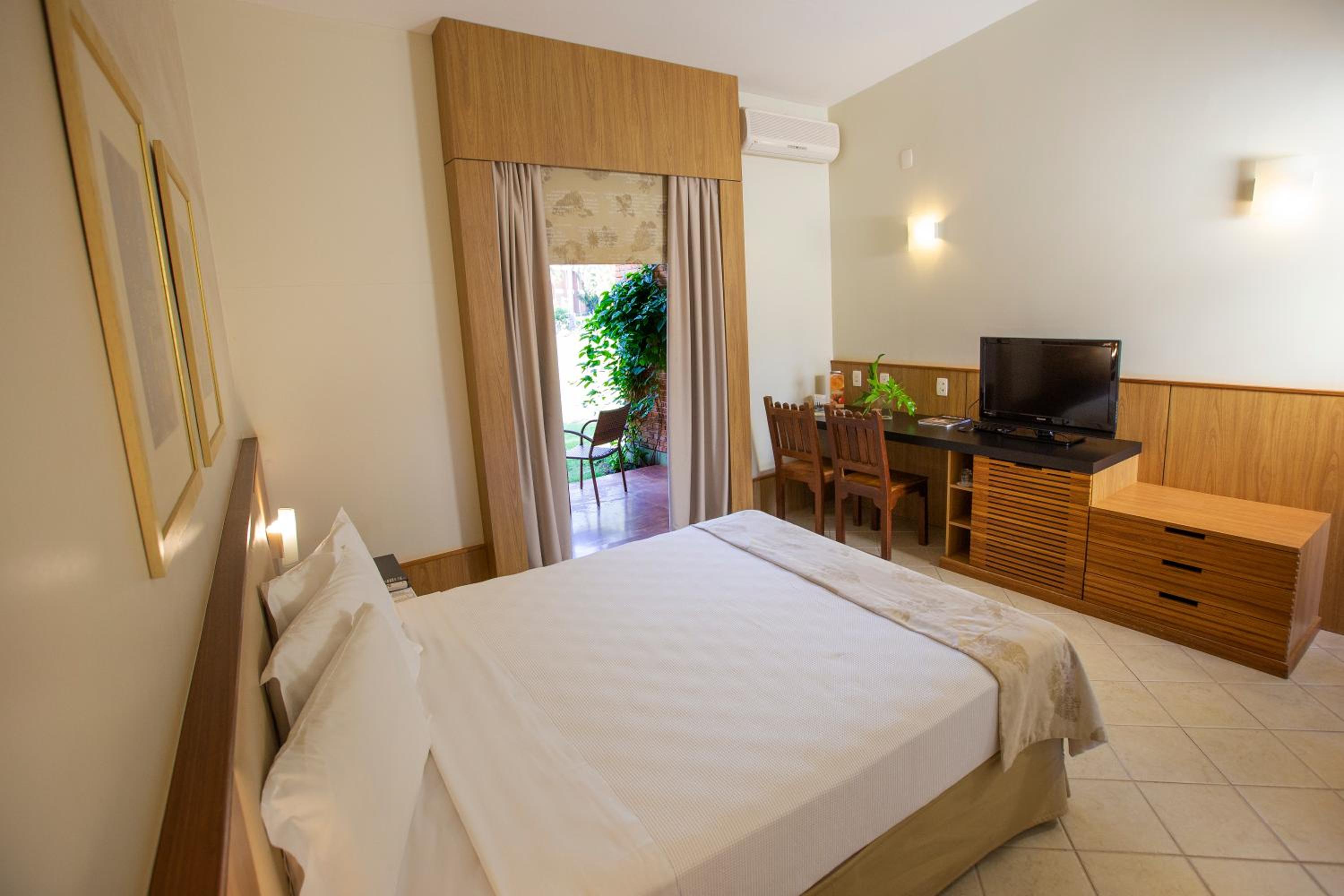Standard Queen Room