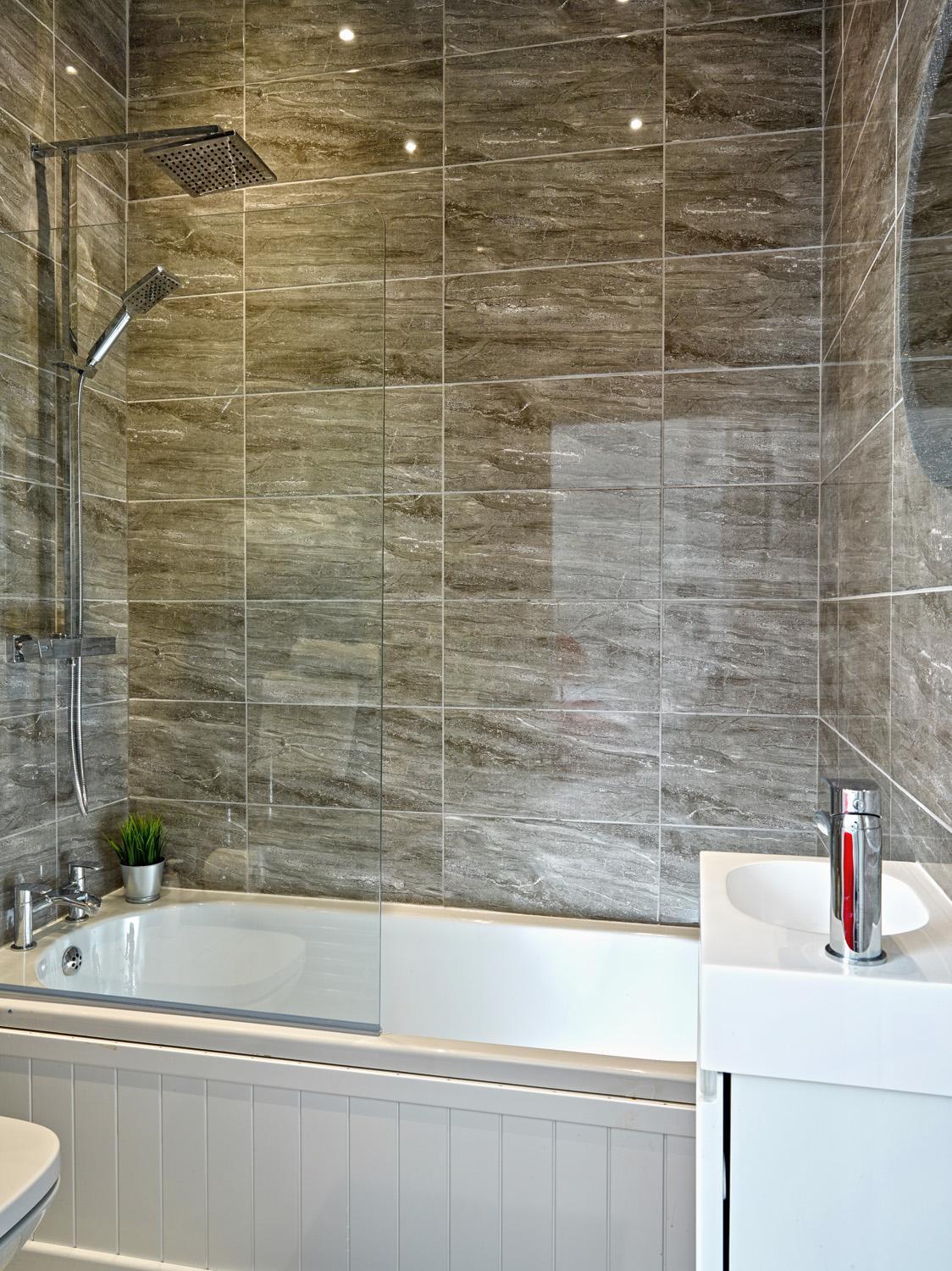 Triple Room with Private Bathroom - Photo 3