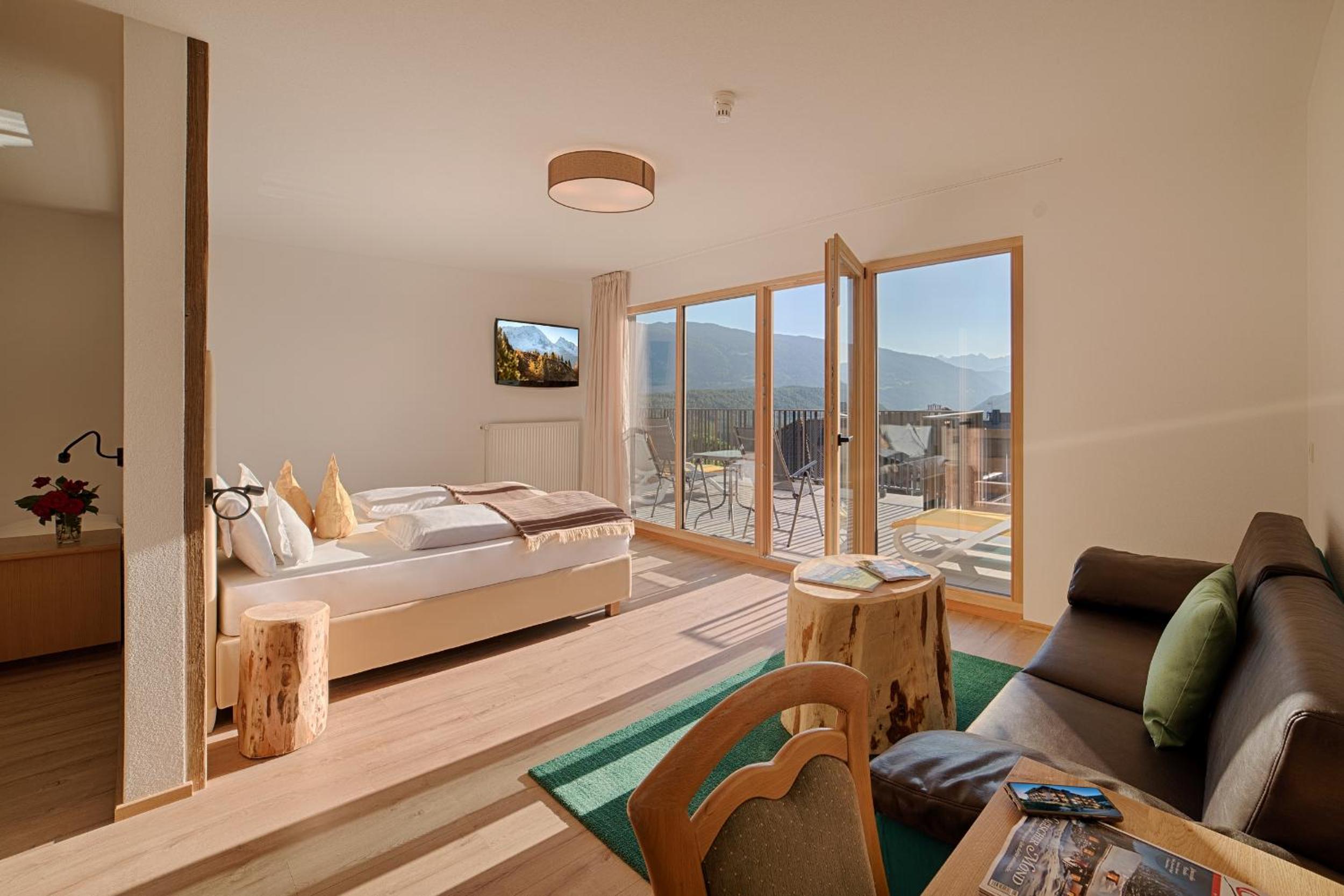 Deluxe Family Suite photo 3