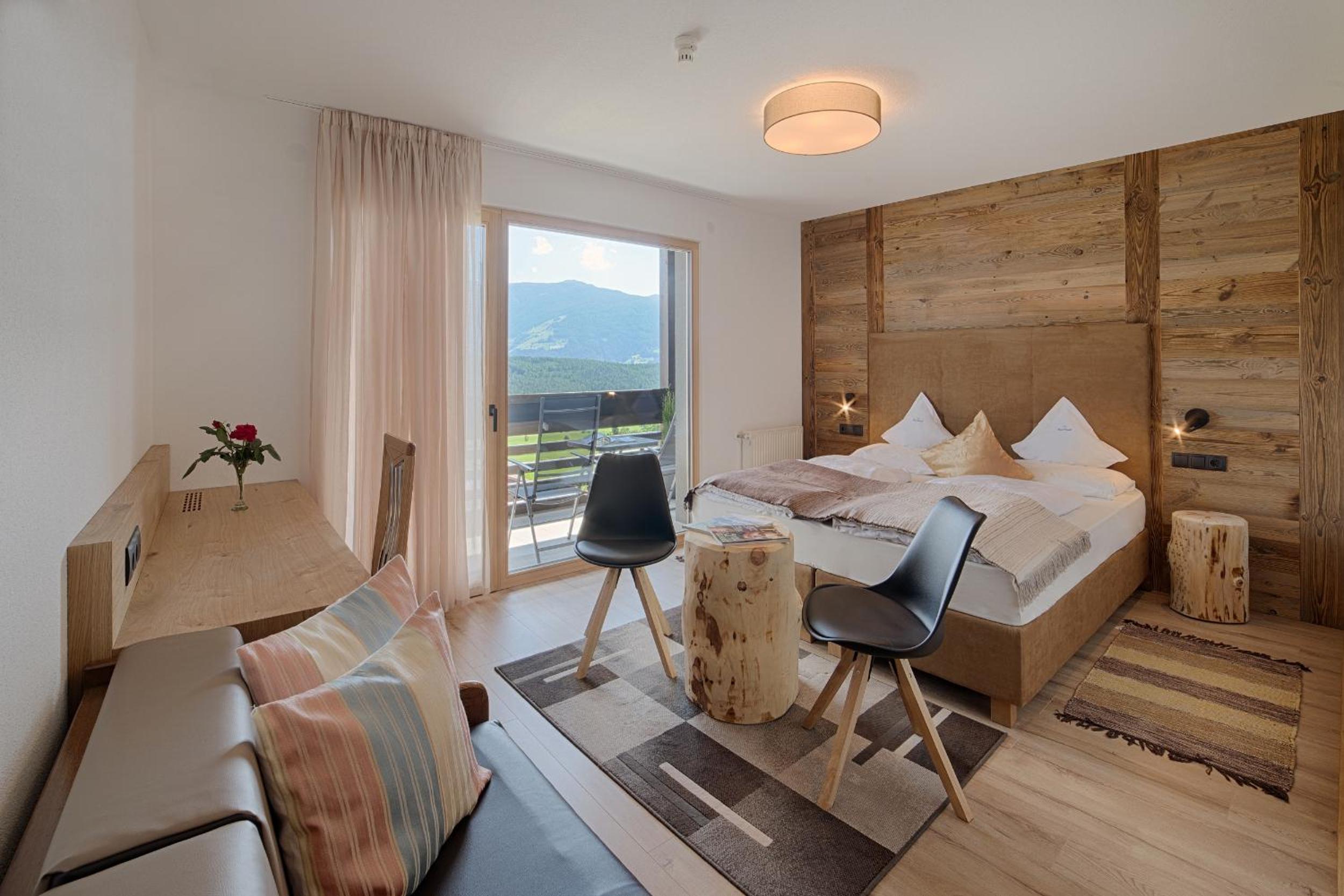 Suite with Mountain View photo 2