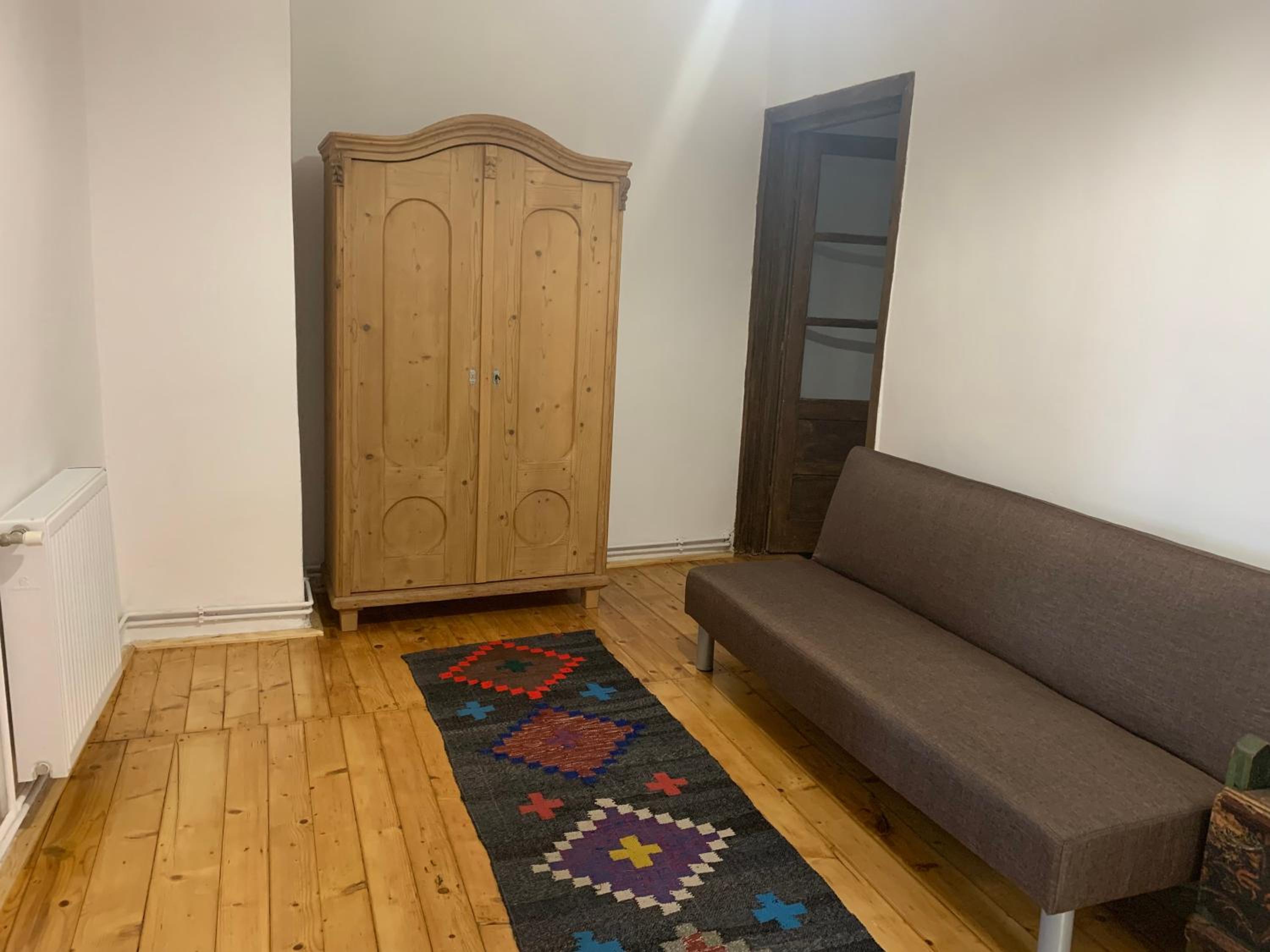 One-Bedroom House - Photo 3