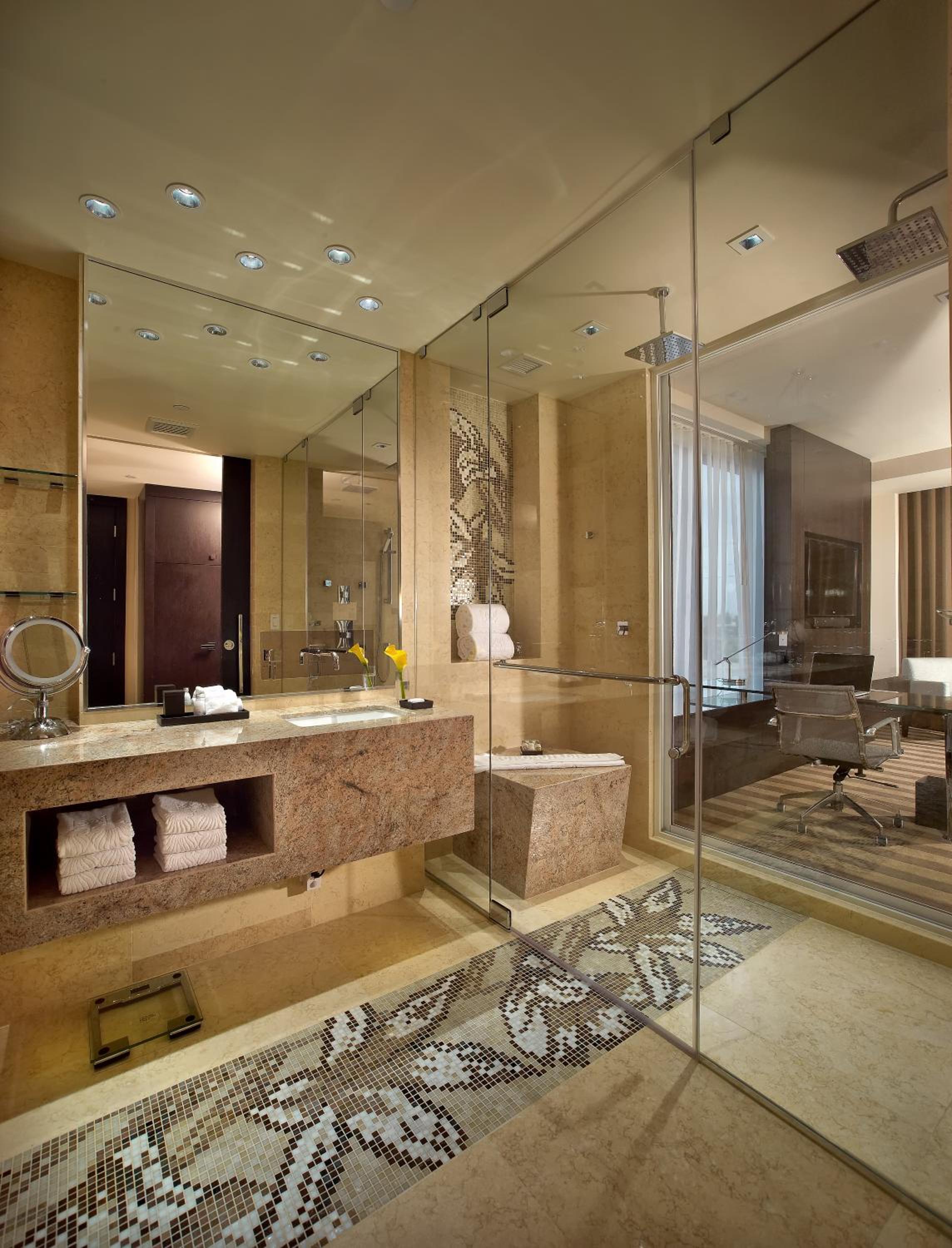 Standard King Room - Photo 2