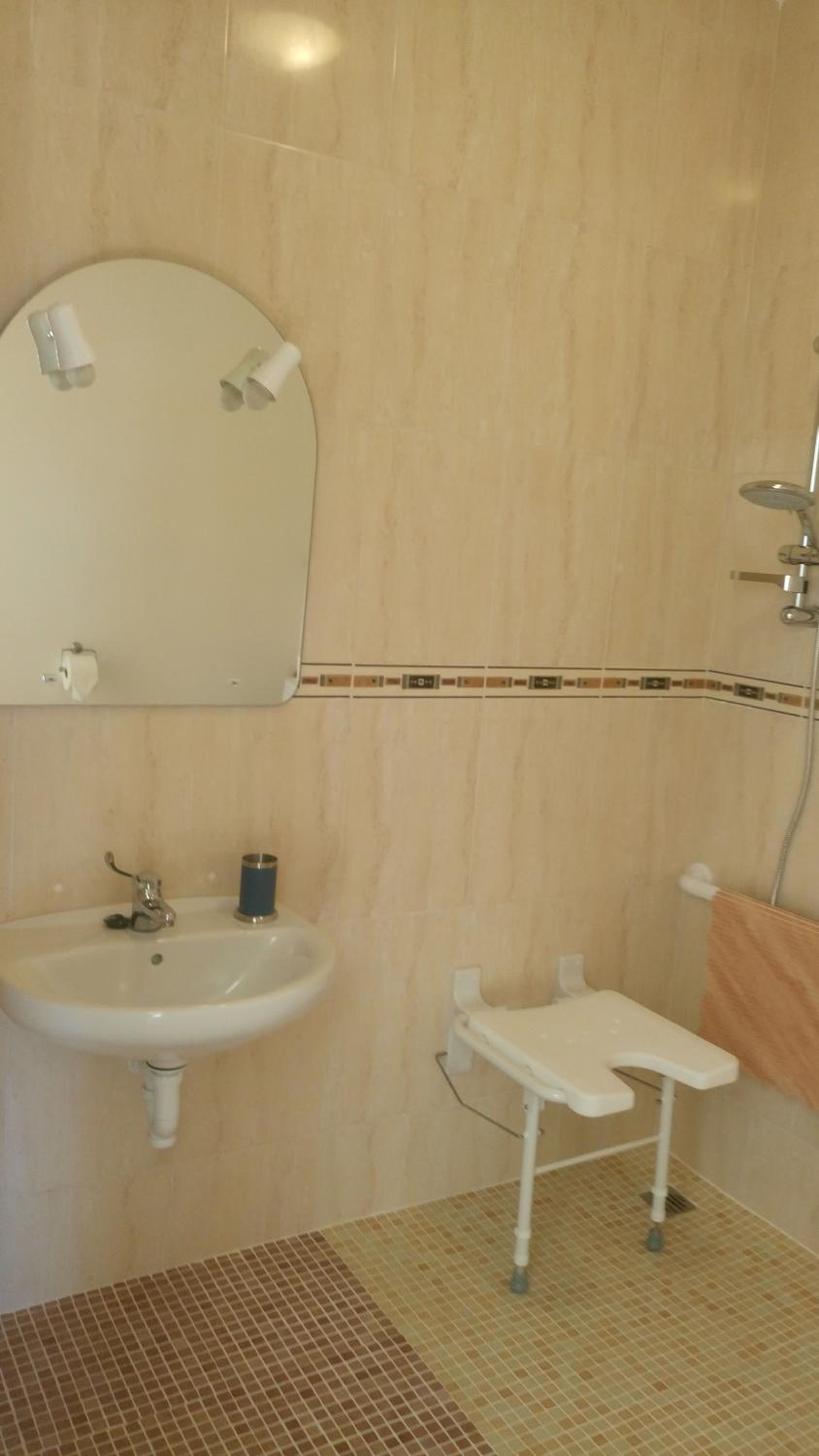 Double Room - Photo 11