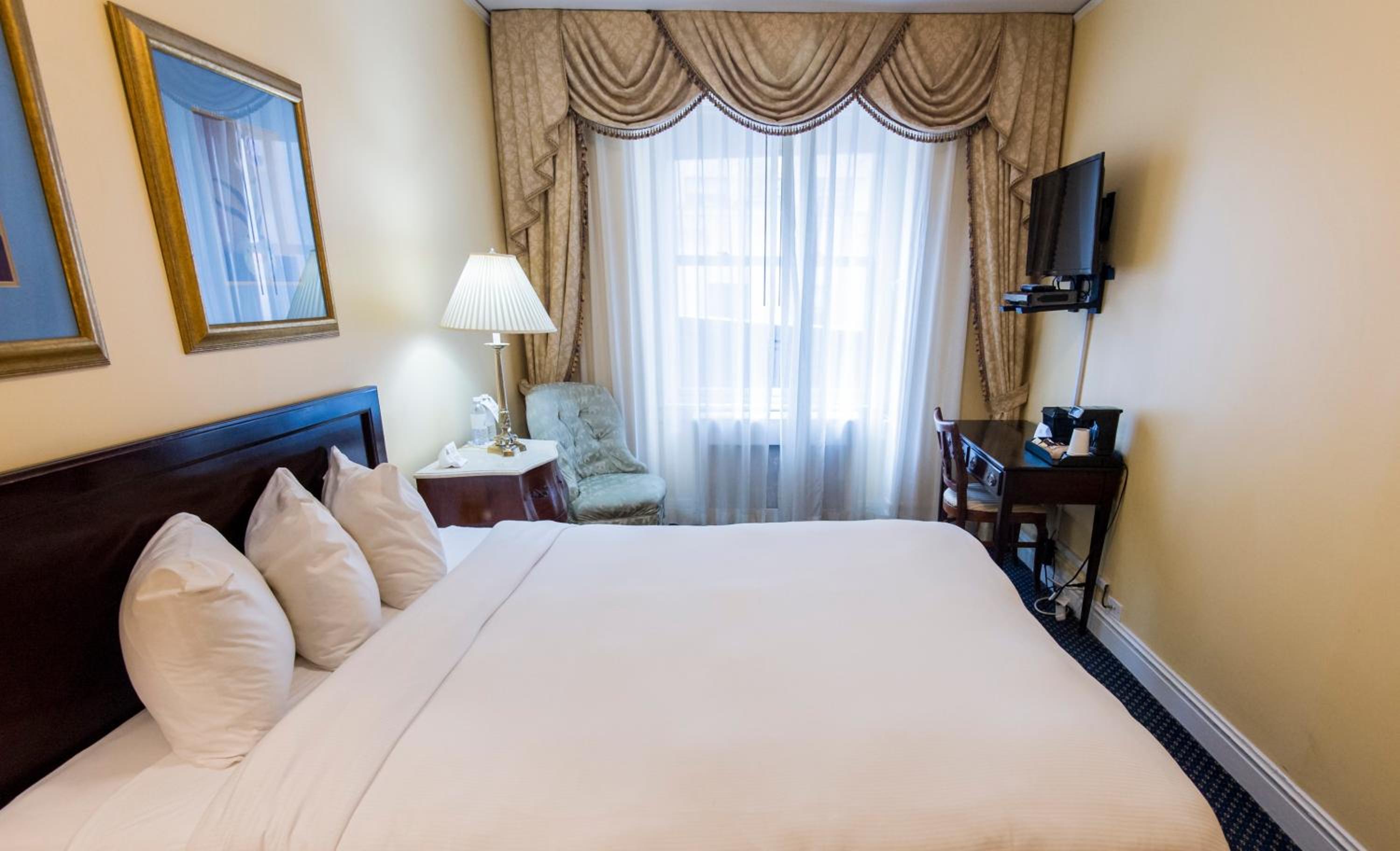 Superior Queen Room