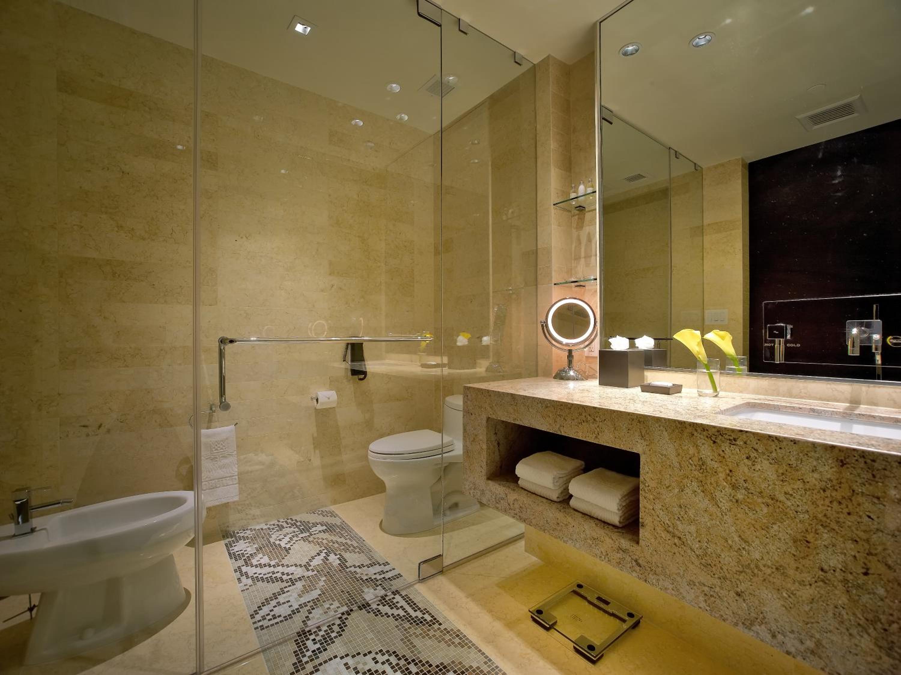 Business Suite - Photo 2