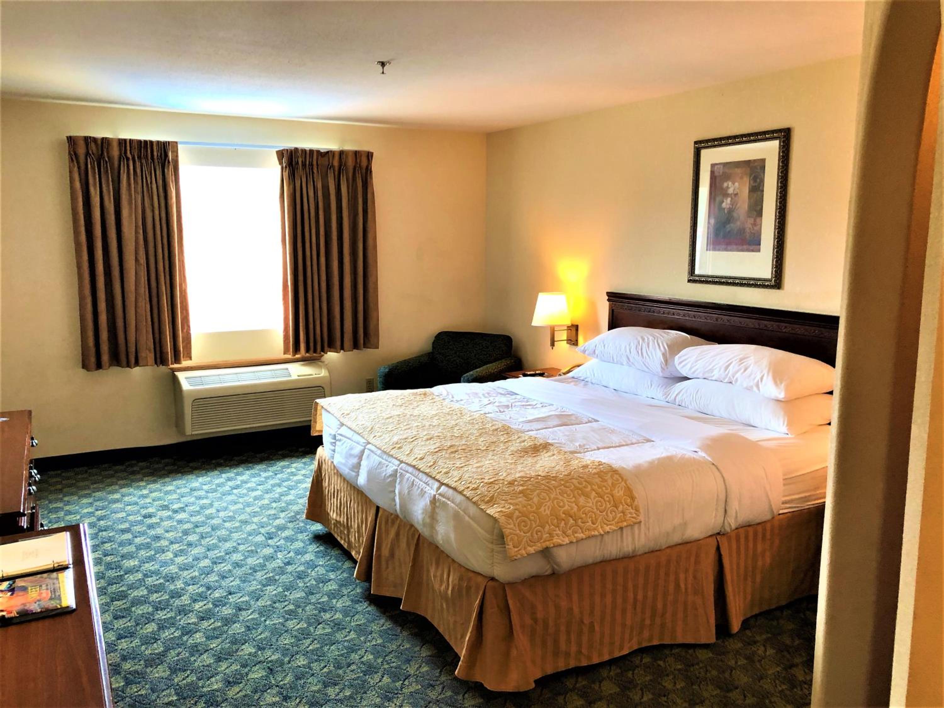 King Room with Bunk Beds - No Waterpark Access  - Photo 6