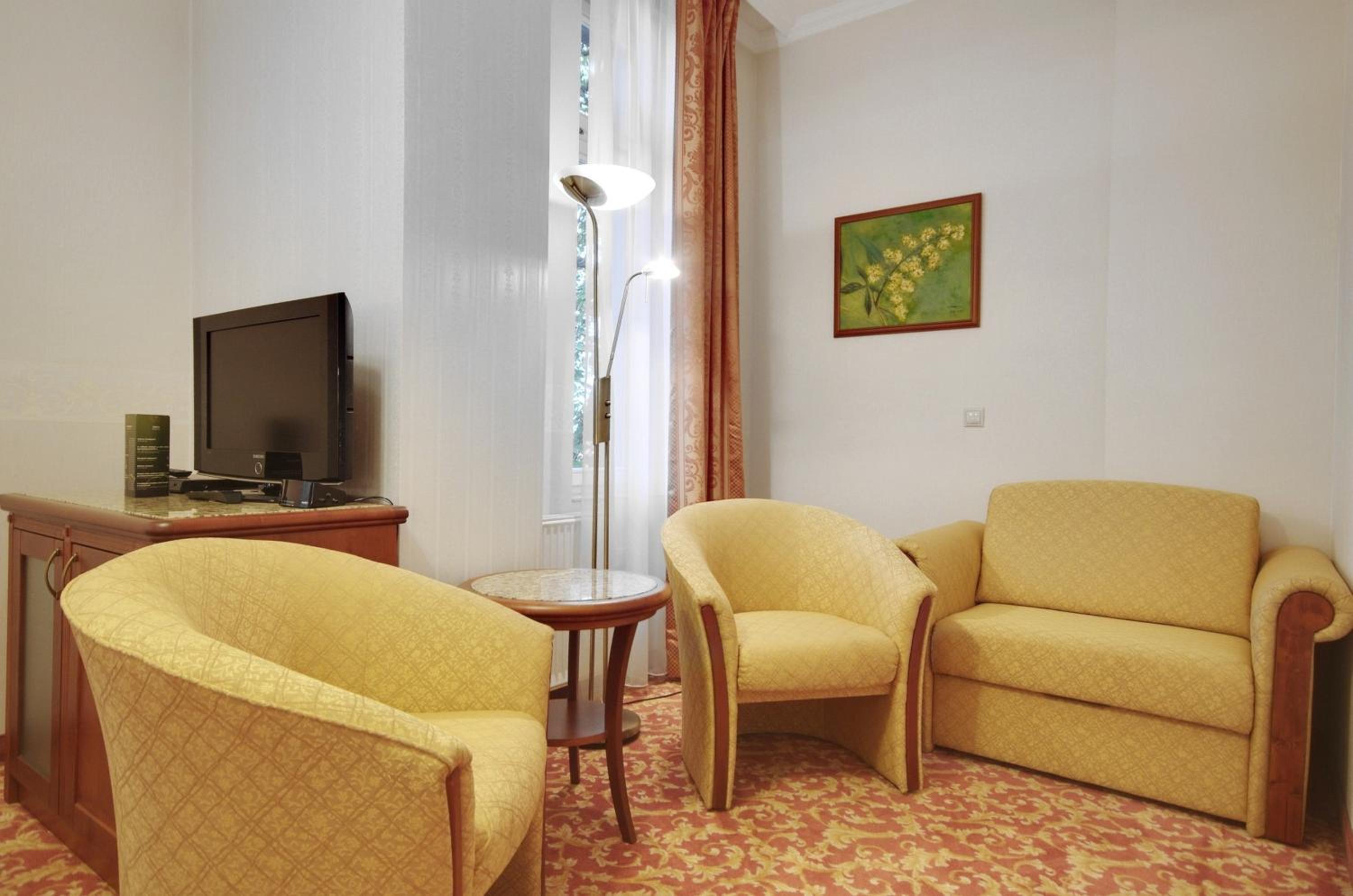 Deluxe Double or Twin Room - Photo 3