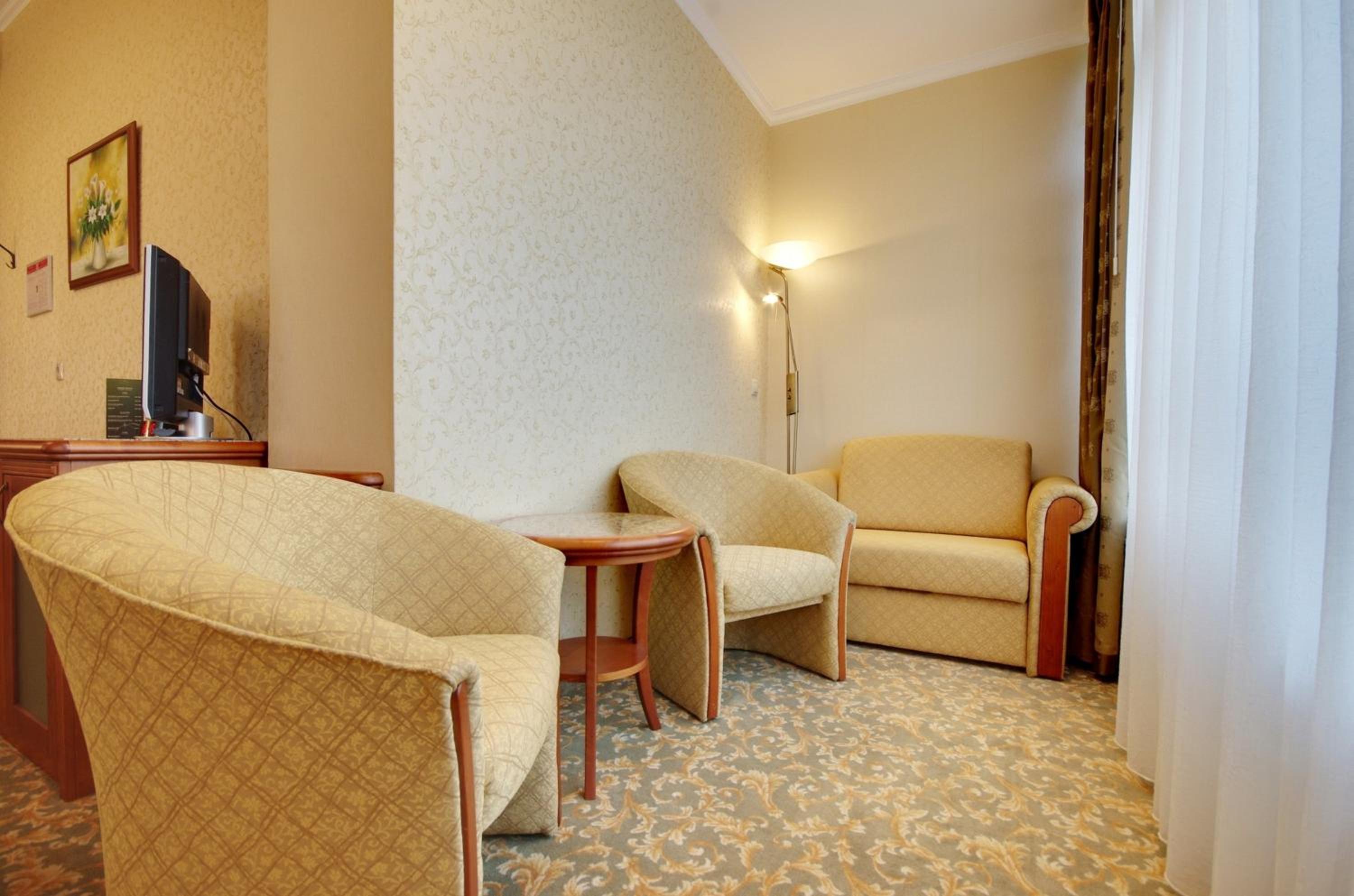 Deluxe Double or Twin Room - Photo 5