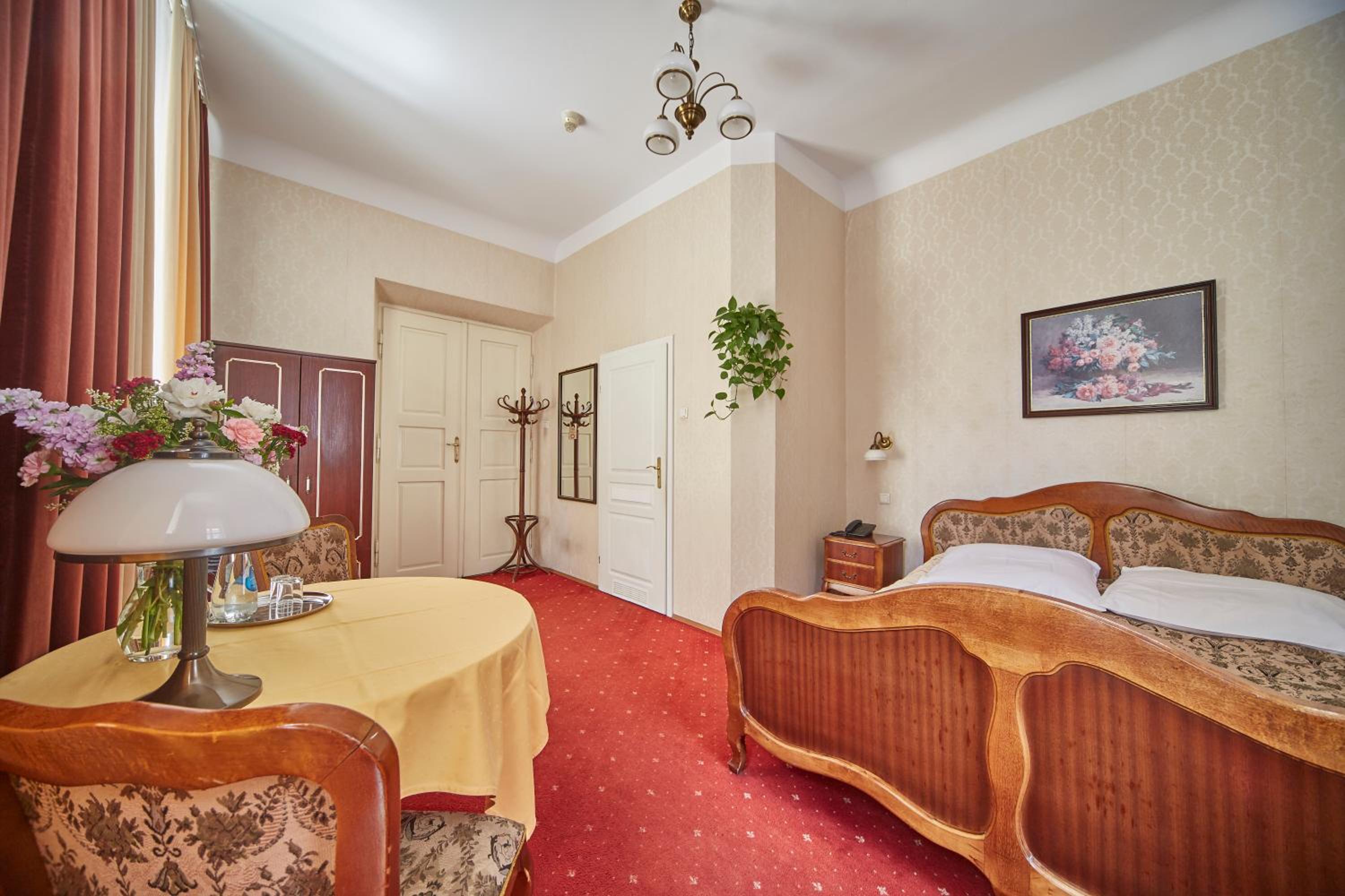 Double Room - Photo 2