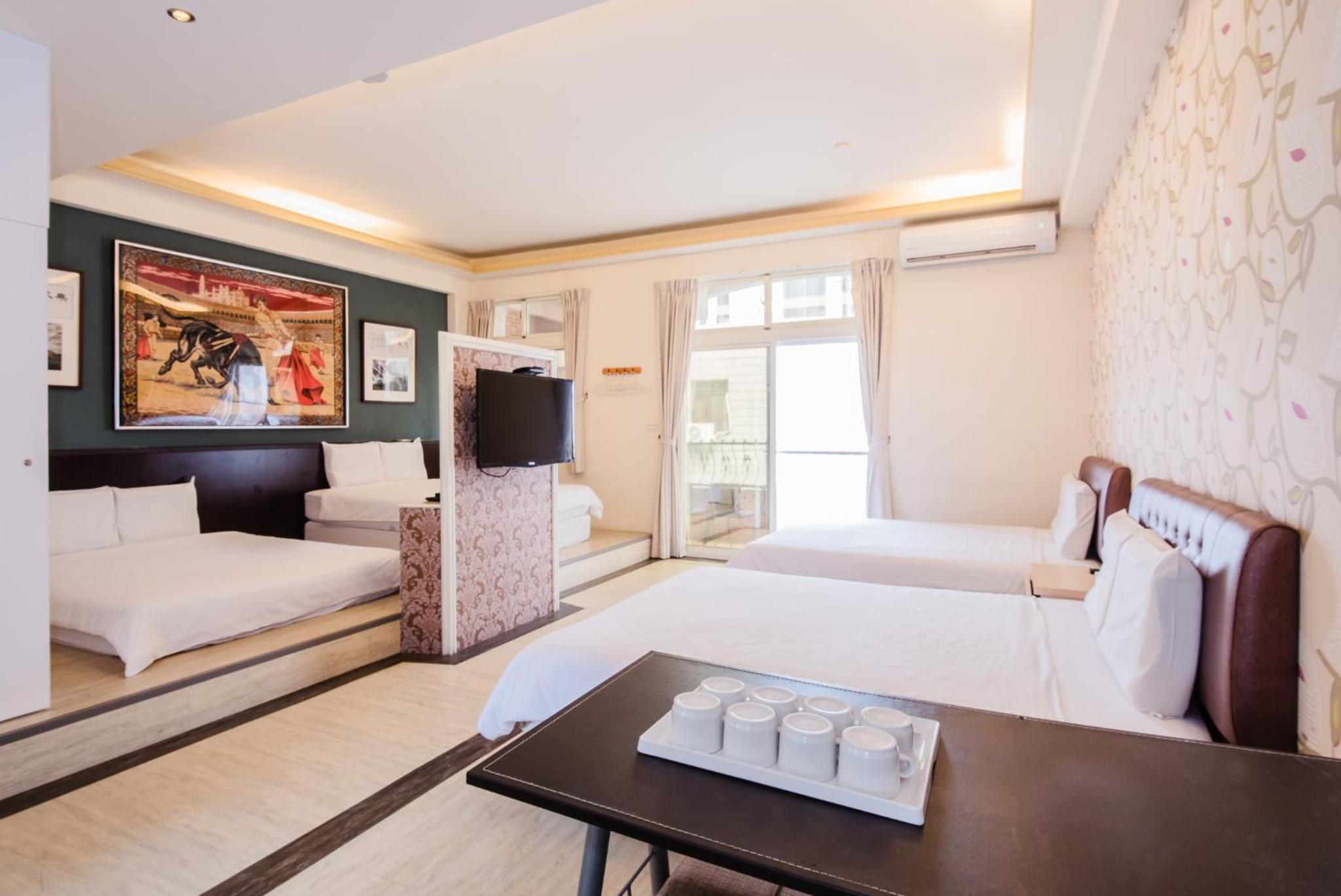 Family Suite with Balcony photo 2
