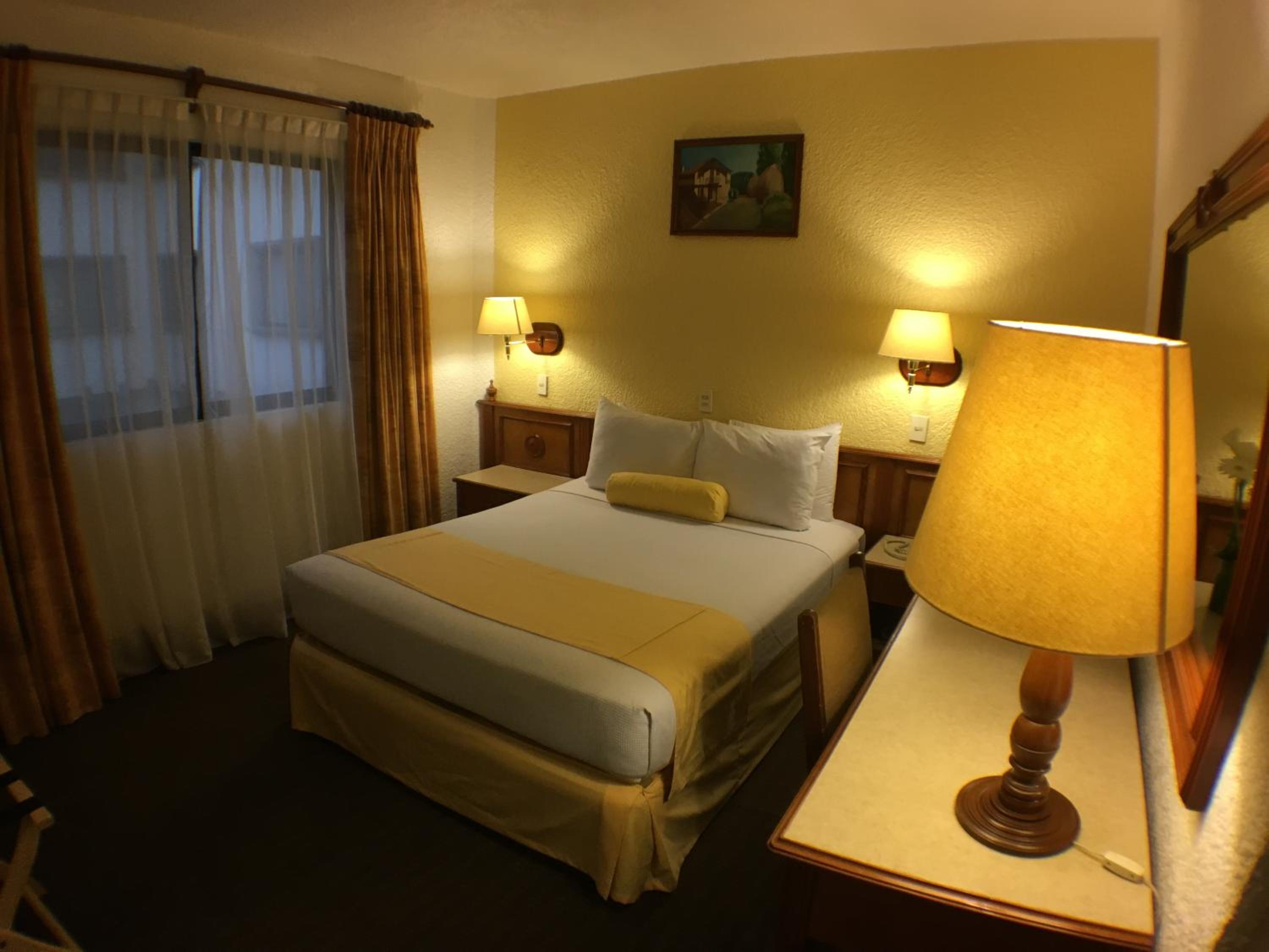 Standard Queen Room photo 1