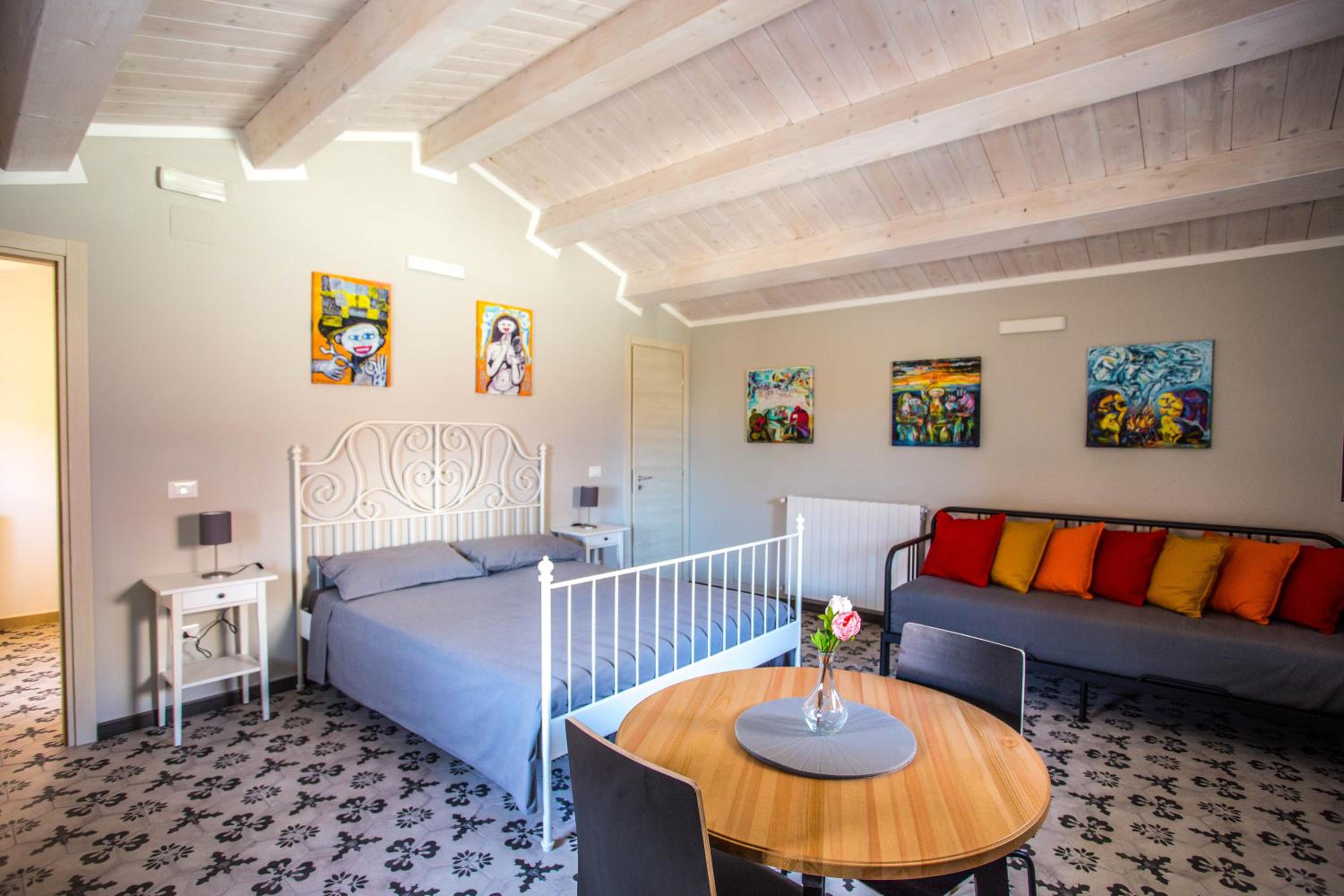 Double Room - Photo 6