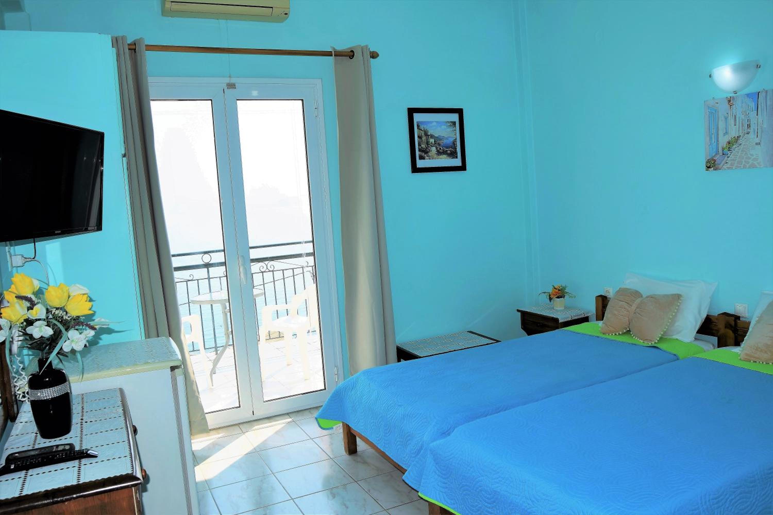 Twin Room - Photo 4