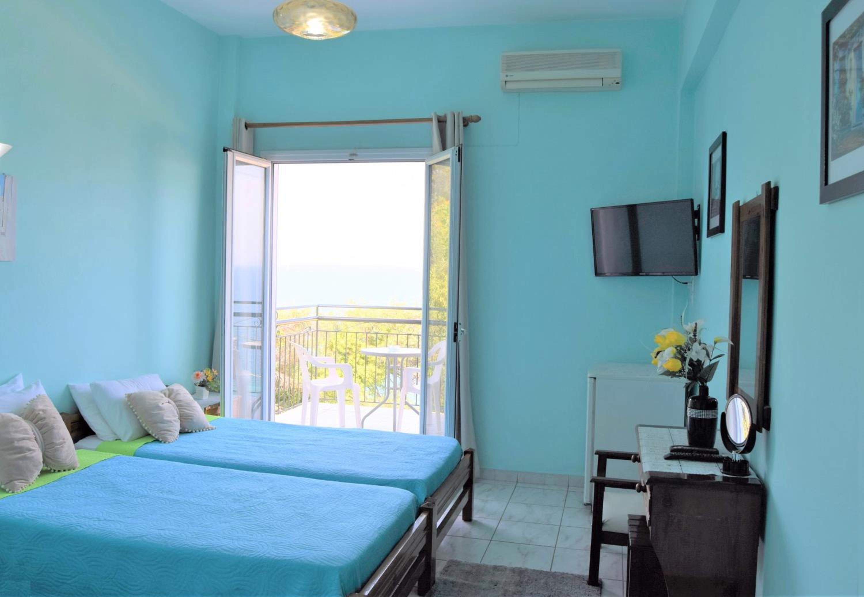 Twin Room - Photo 1