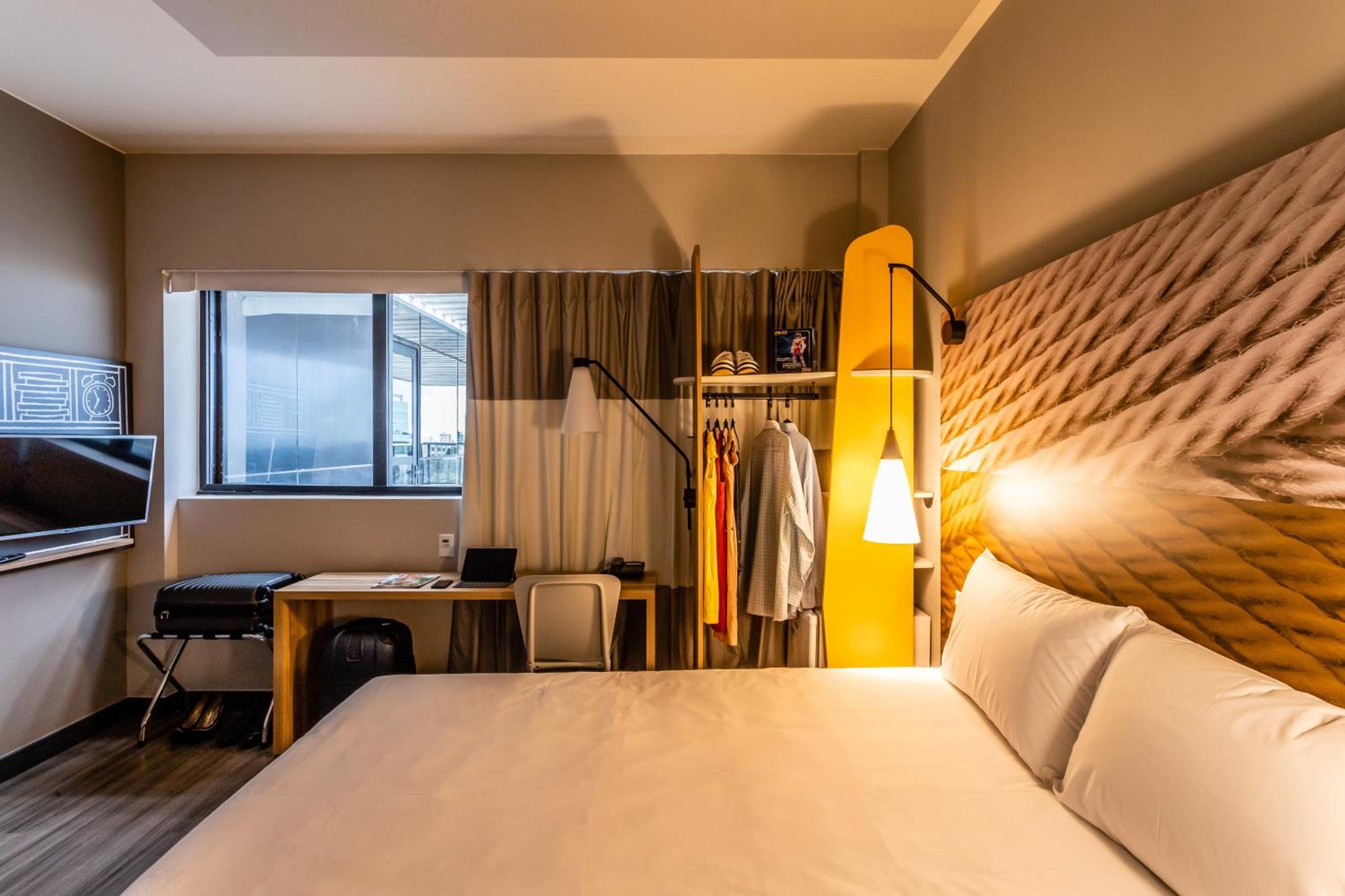 Double Room with Sofa Bed - Photo 3