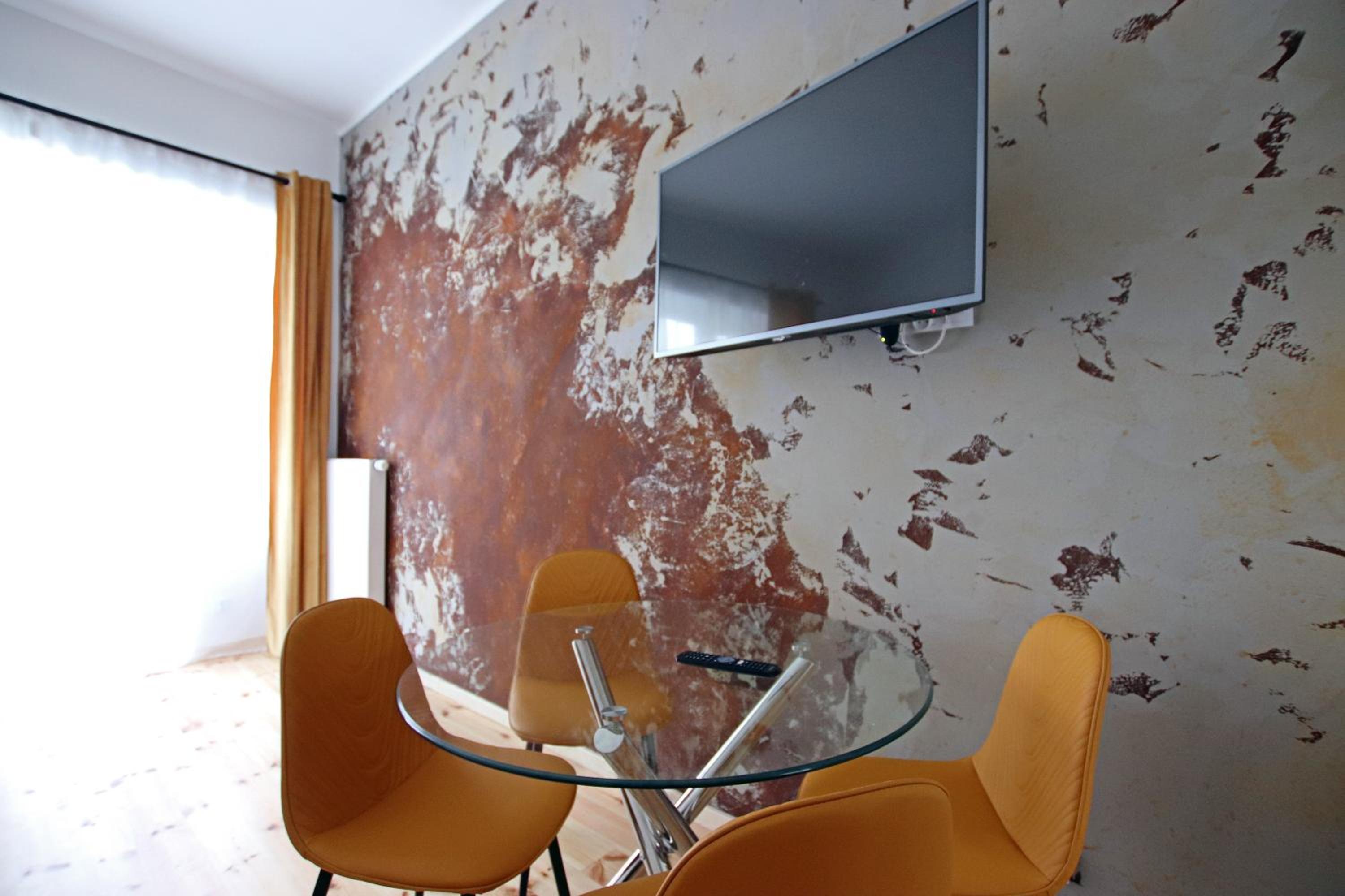 Studio Apartment - Photo 4