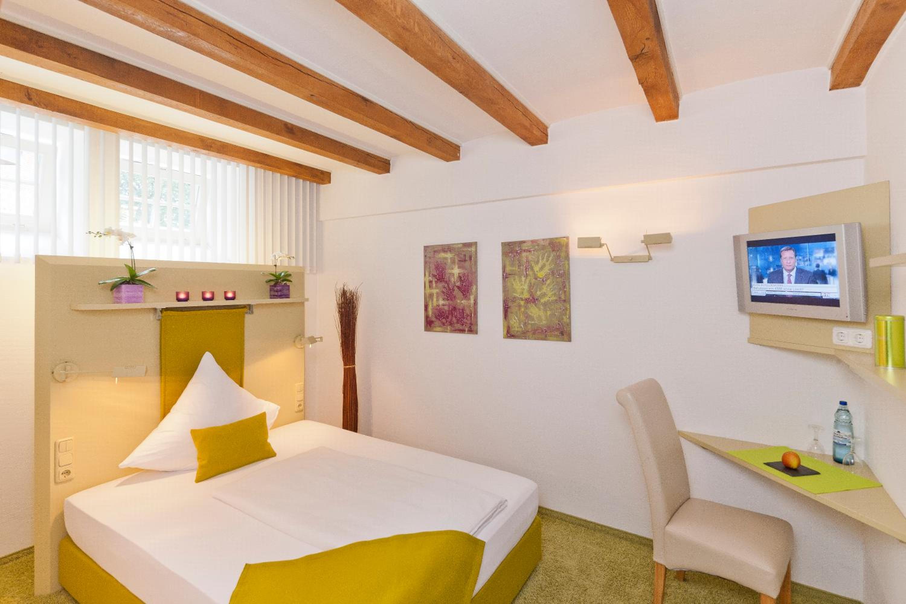 Standard Double Room - Photo 4