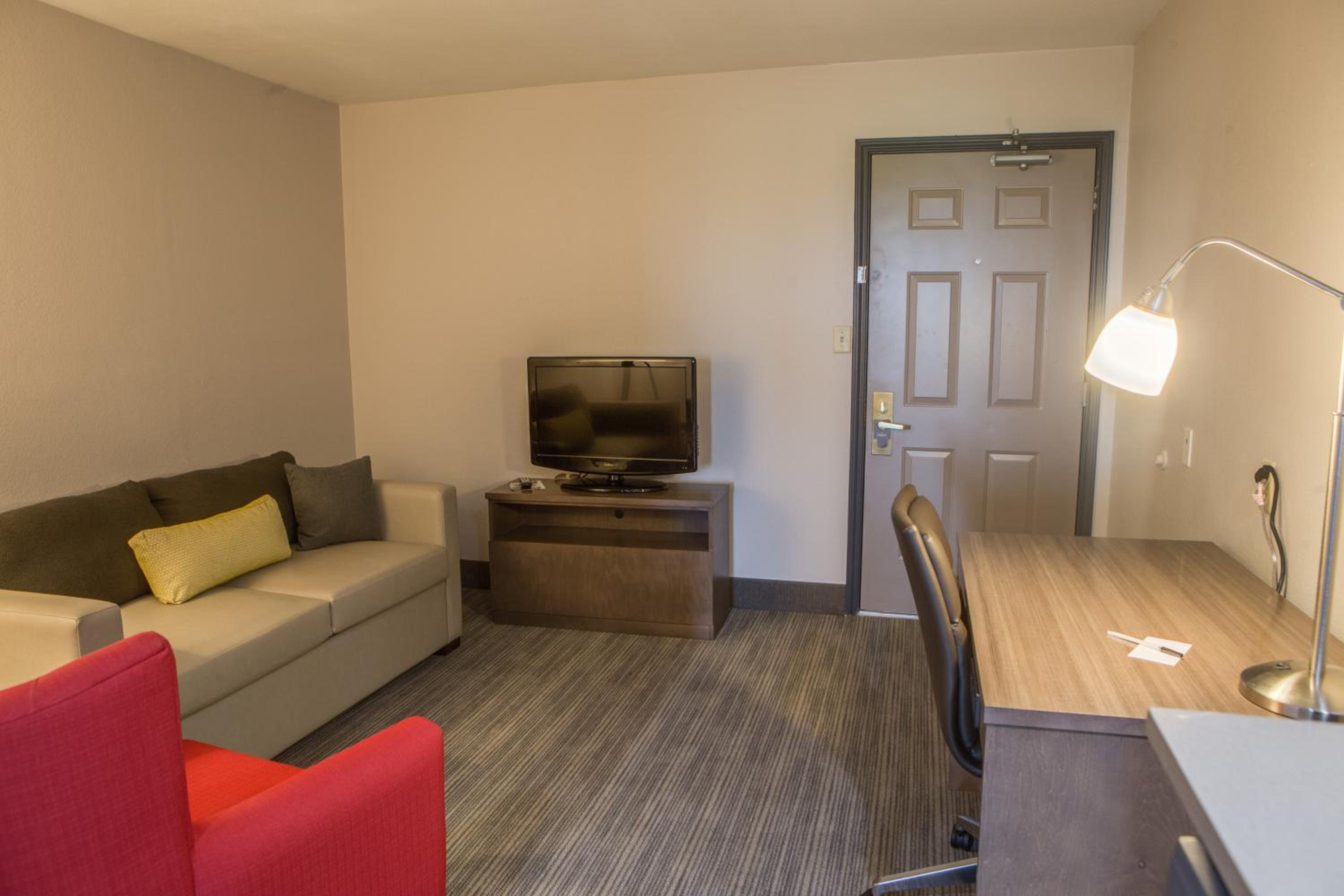 King Suite with Sofa Bed - Non-Smoking - Photo 10