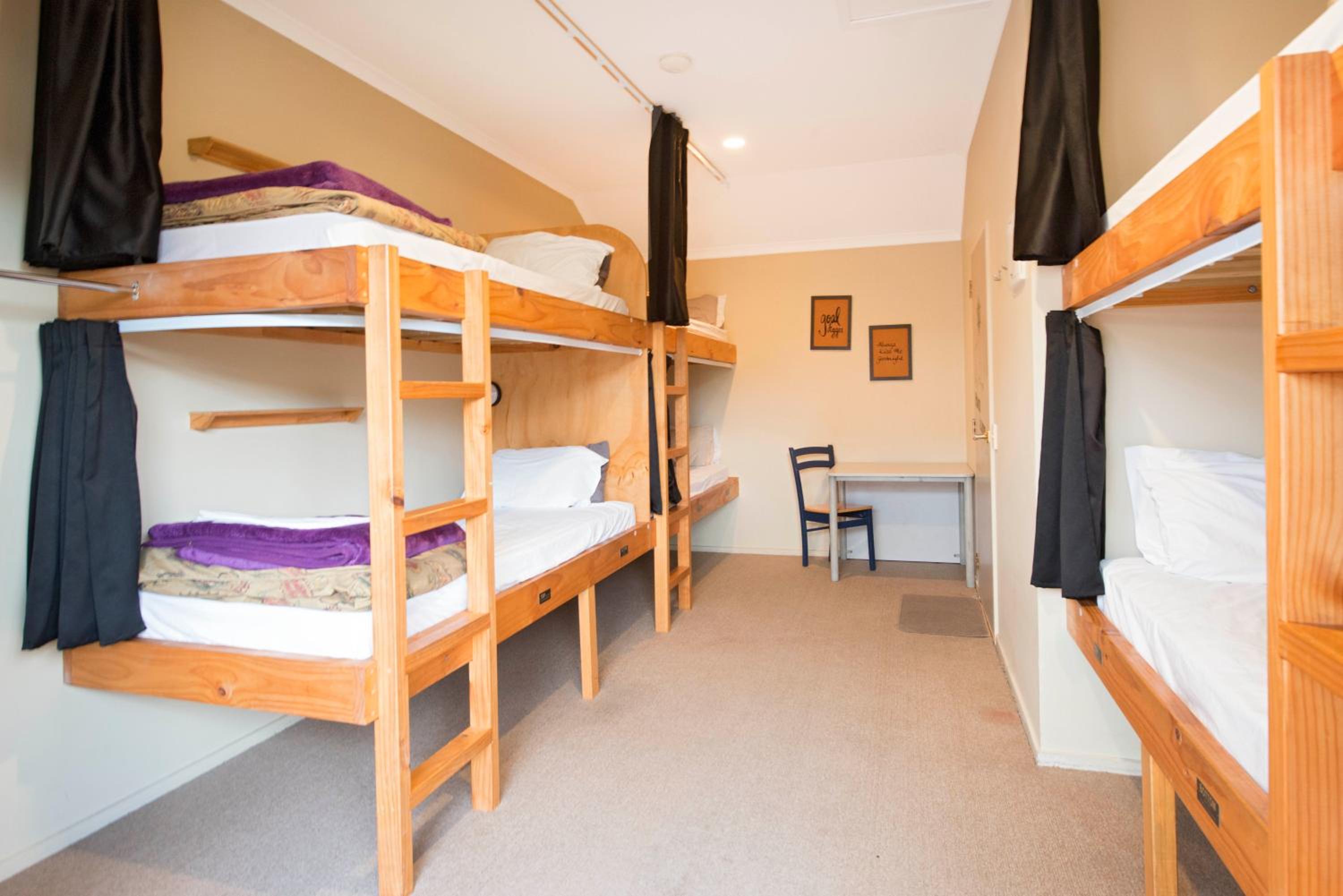 Single Bed in 6-Bed Dormitory Room photo 1