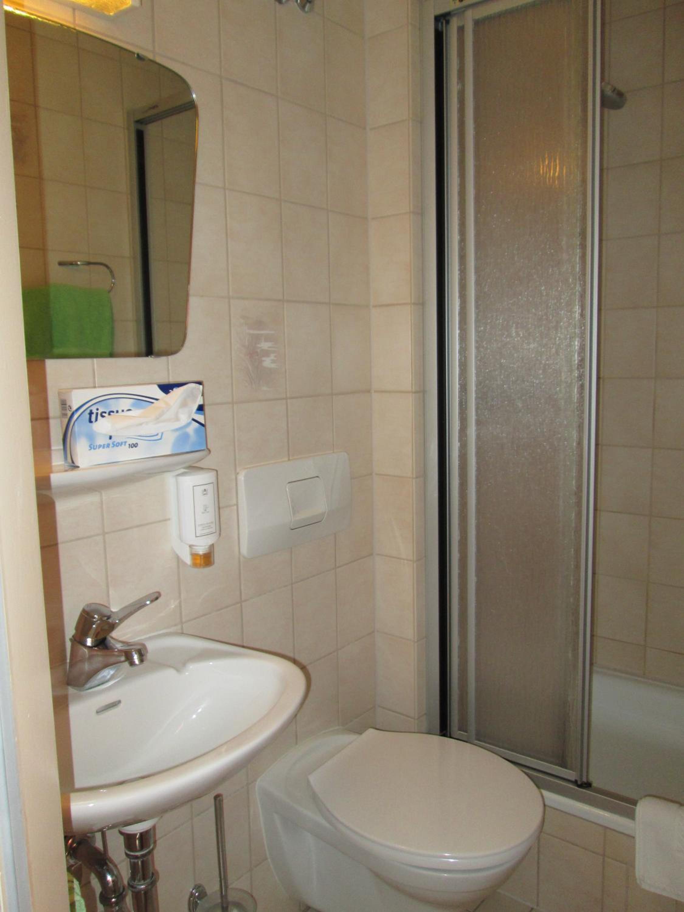 Single Room photo 2