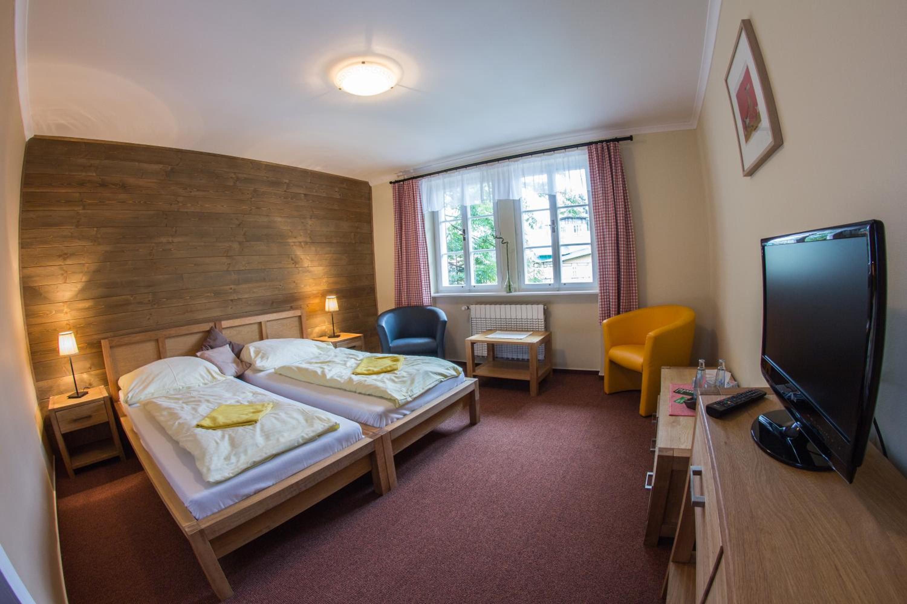 Double Room - Photo 9