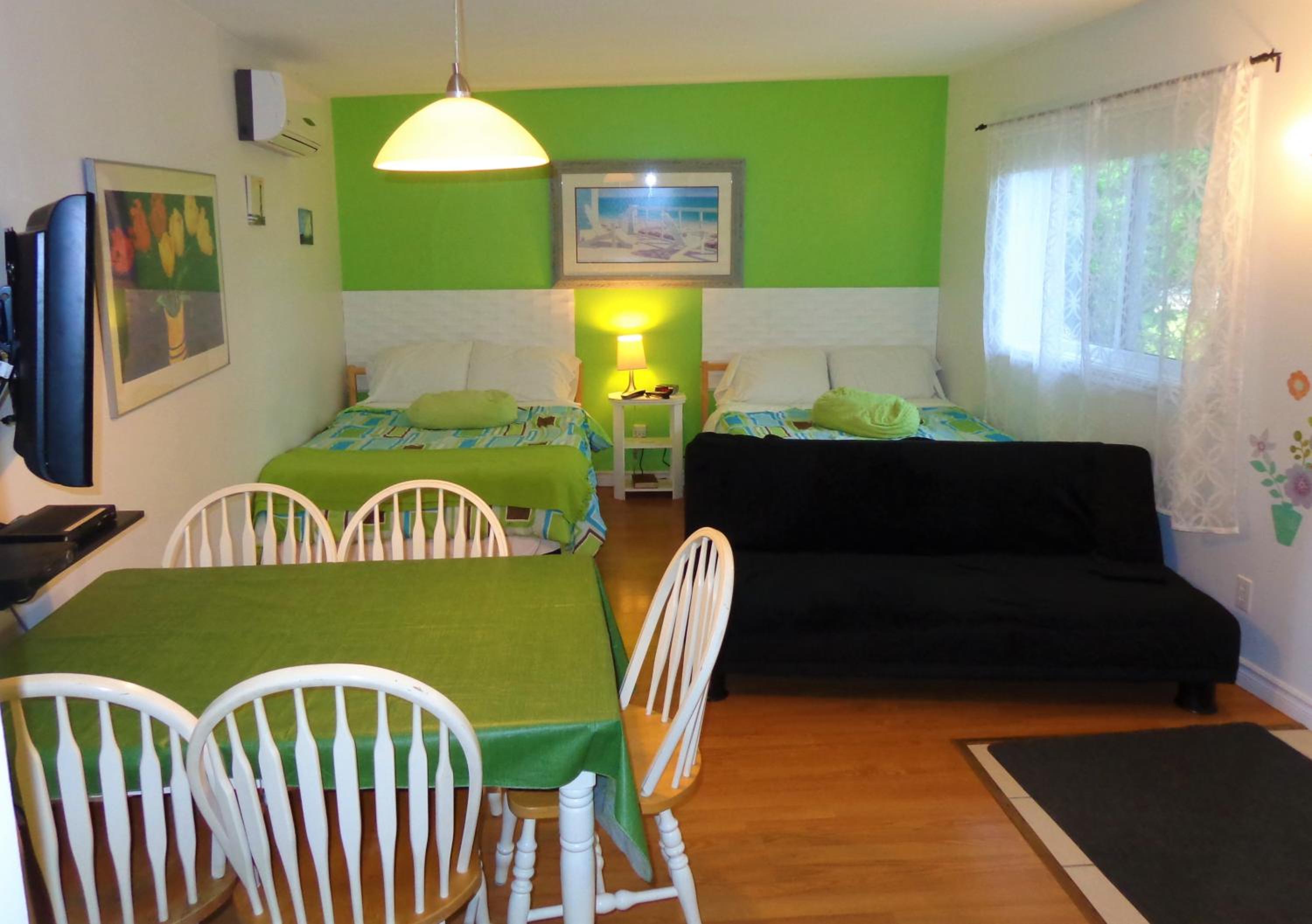 Studio with 2 Doubles Beds and Kitchenette photo 3