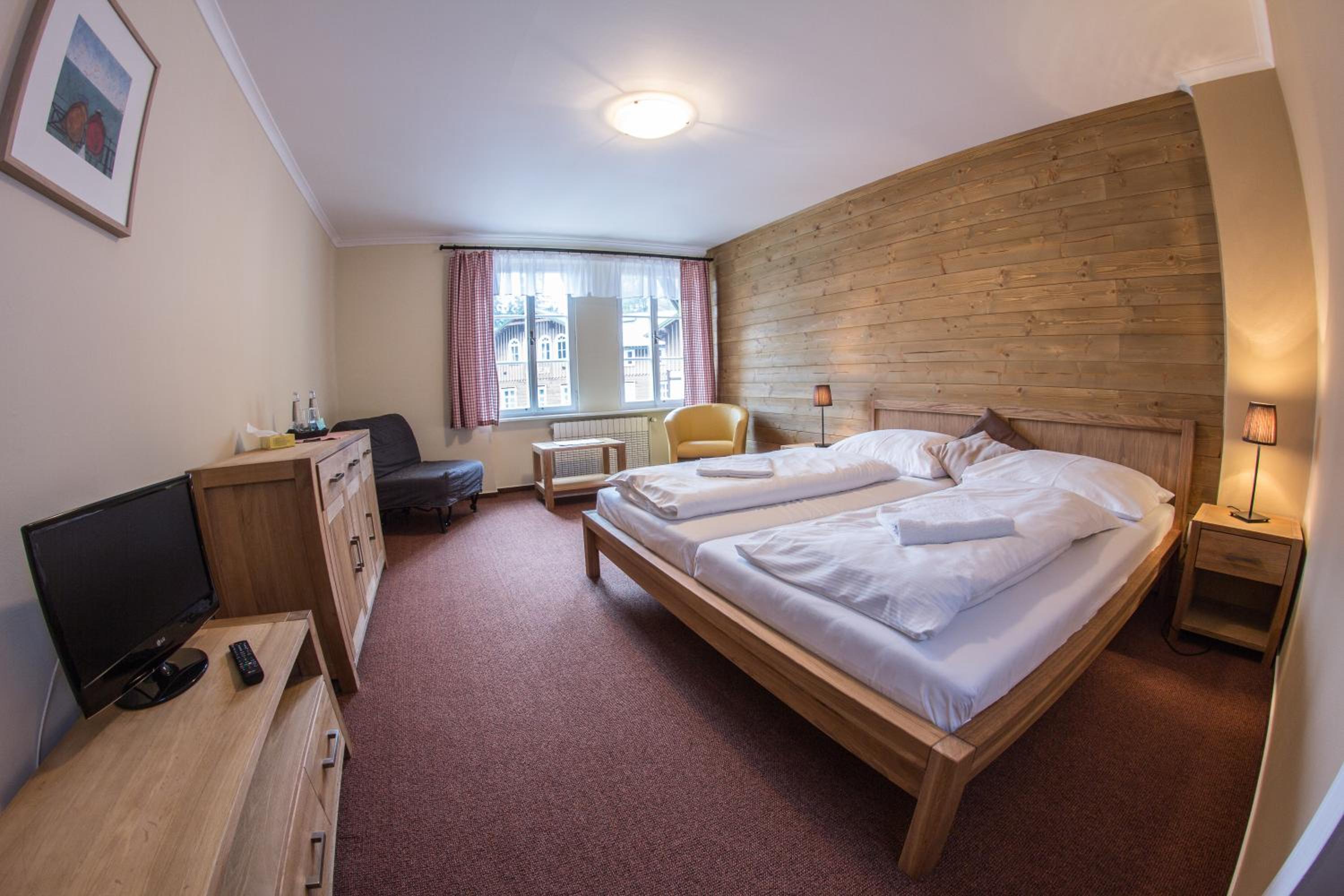 Double Room - Photo 11