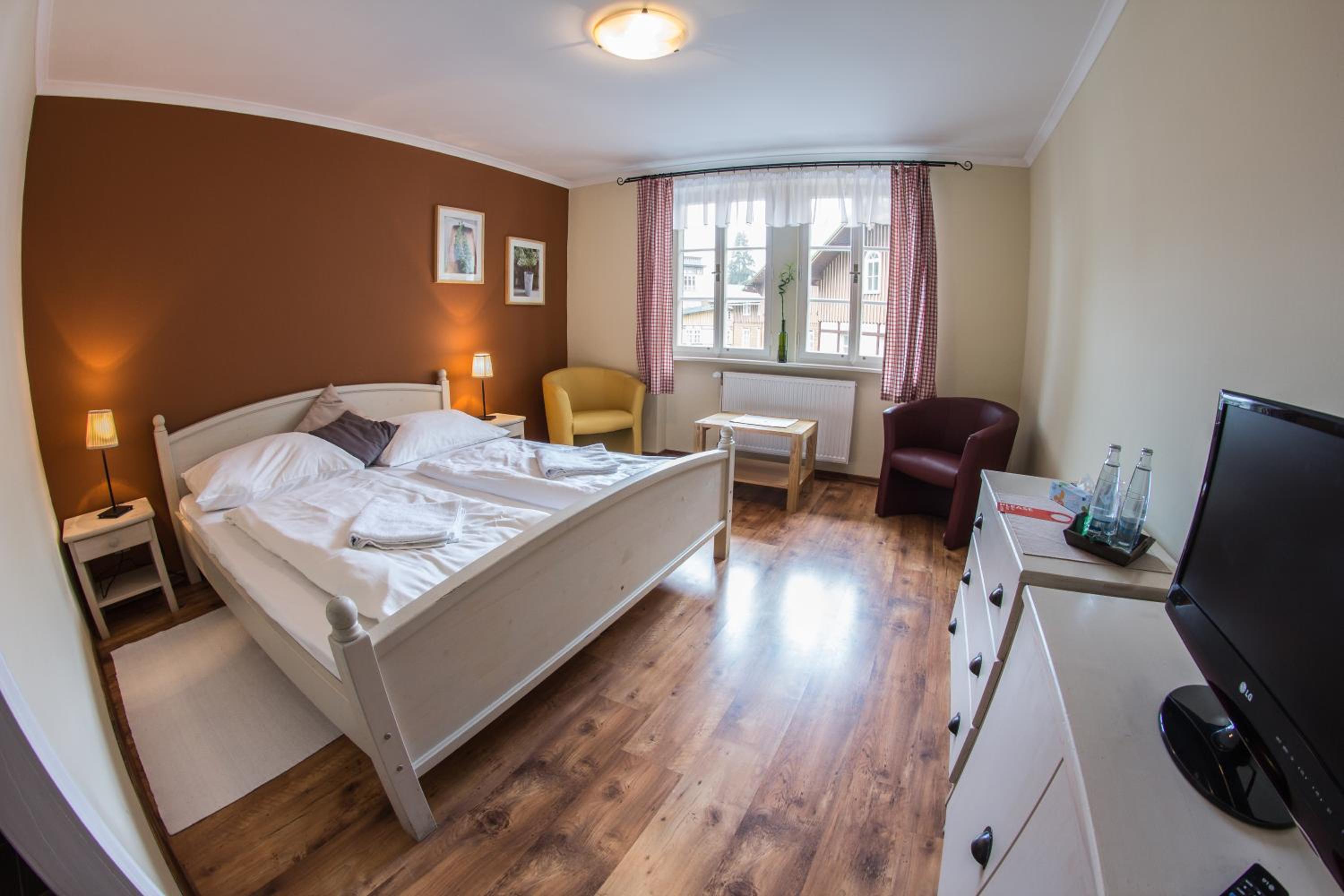 Double Room - Photo 7
