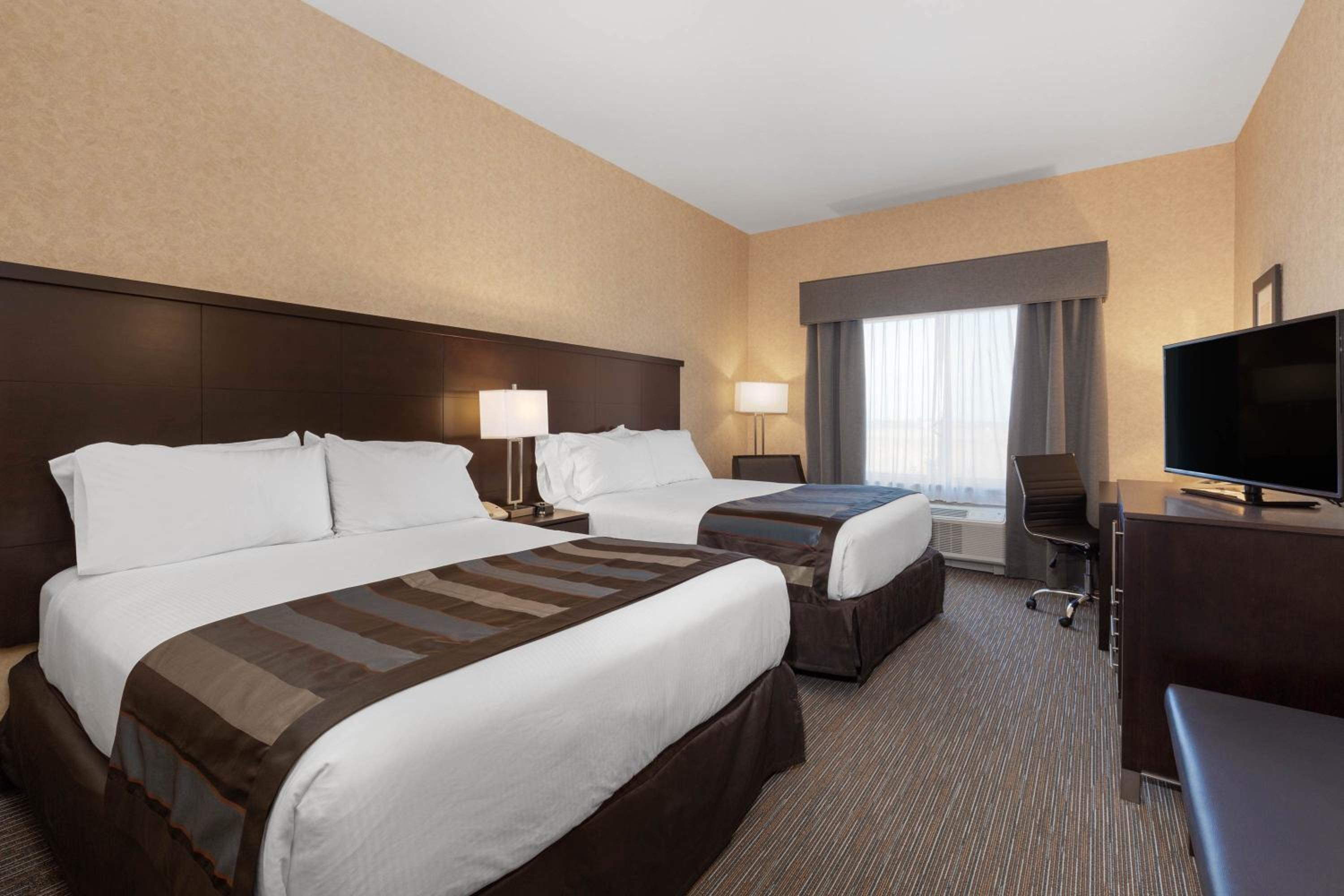 Queen Room with Two Queen Beds - Mobility Access/Non-Smoking - Photo 2