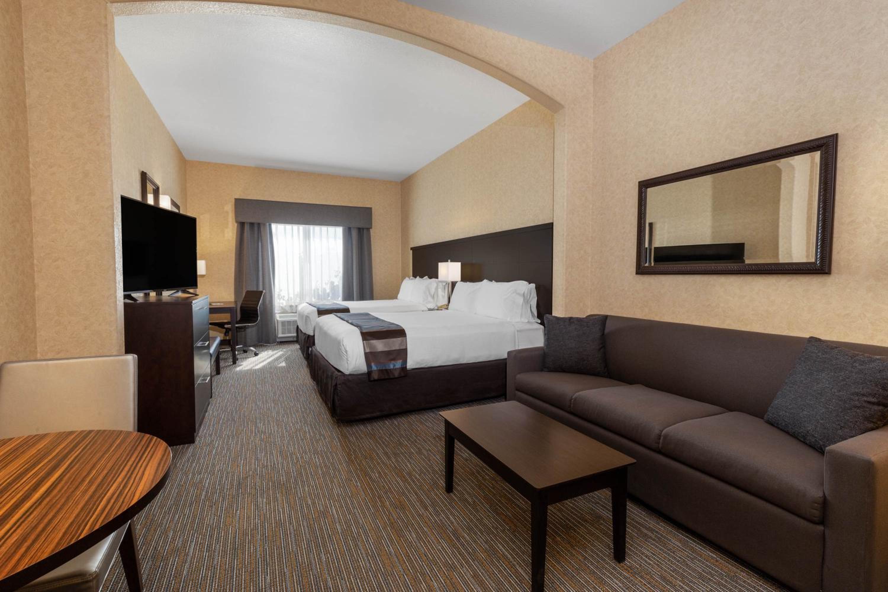 Queen Room with Two Queen Beds - Mobility Access/Non-Smoking - Photo 4