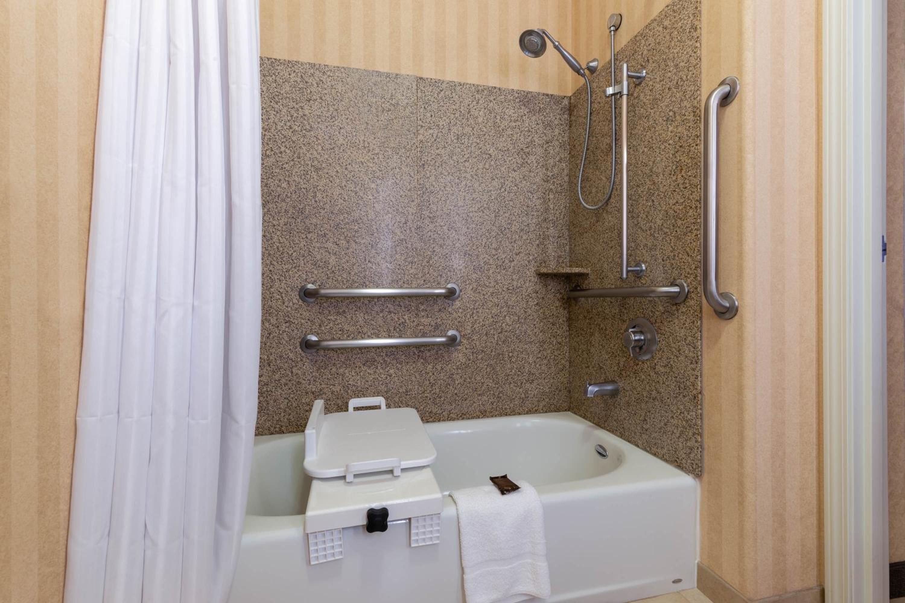 King Room - Mobility Access/Non-Smoking - Photo 2