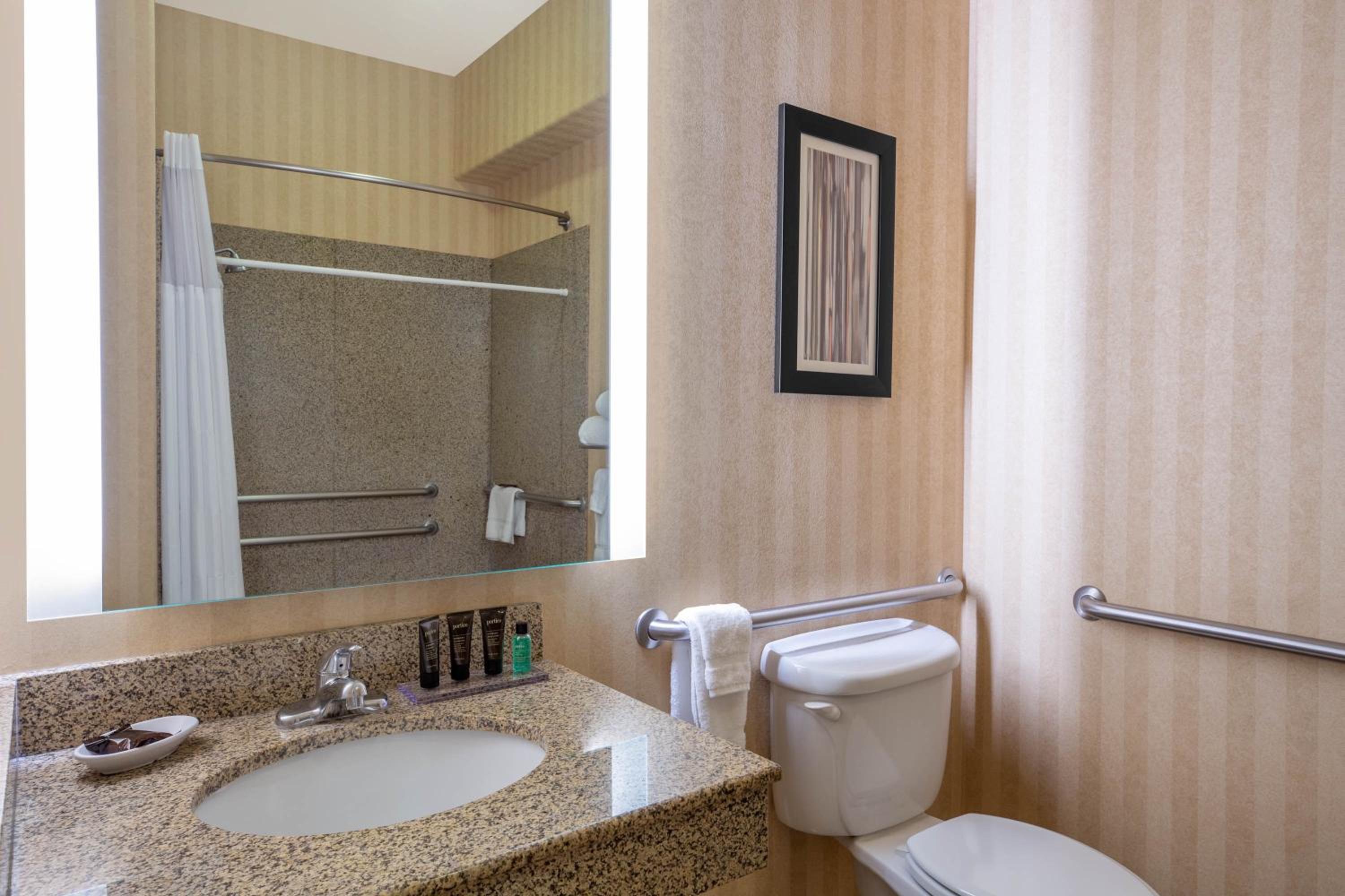 King Room - Mobility Access/Non-Smoking - Photo 4