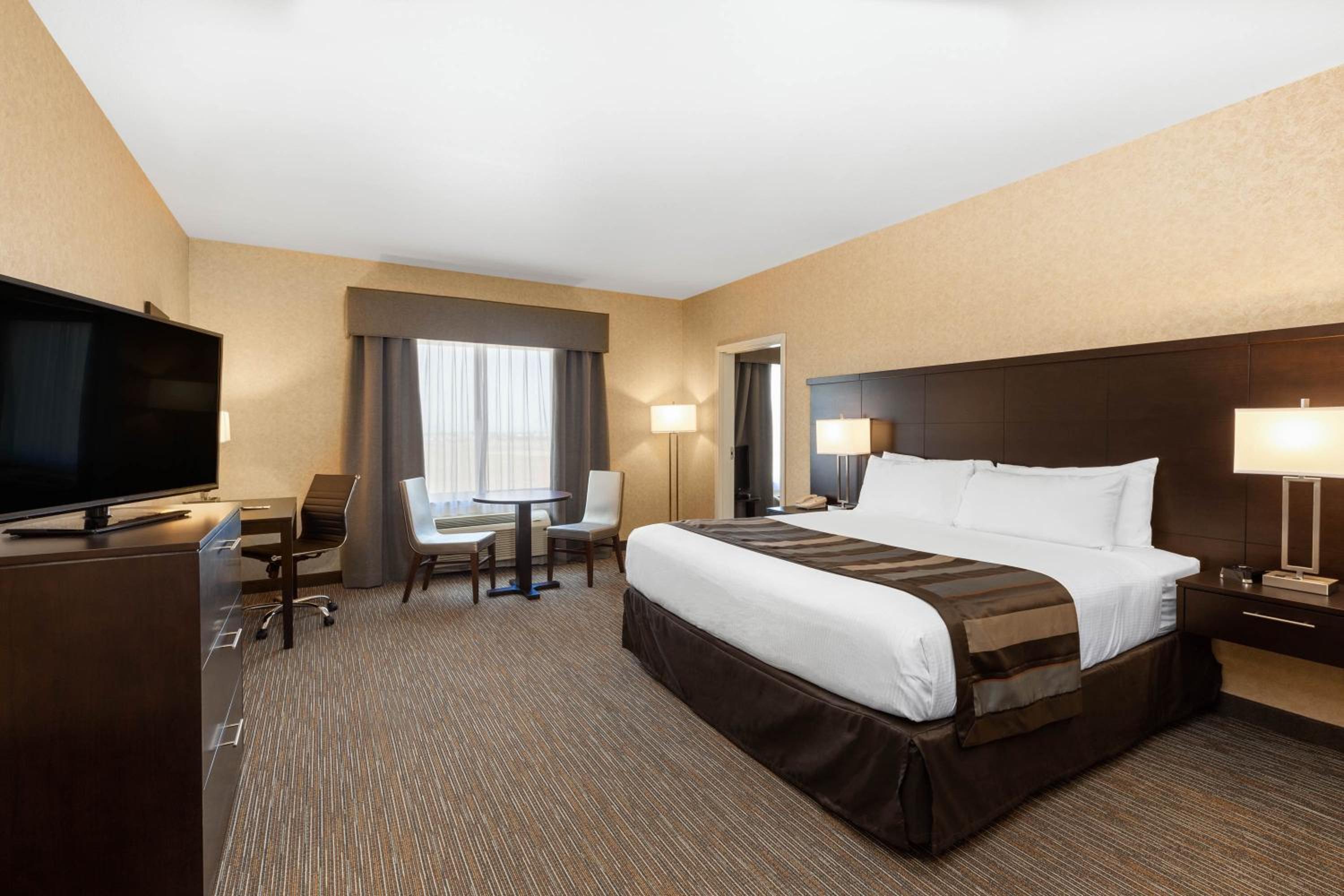 Superior King Studio Suite - Non-Smoking - Photo 5