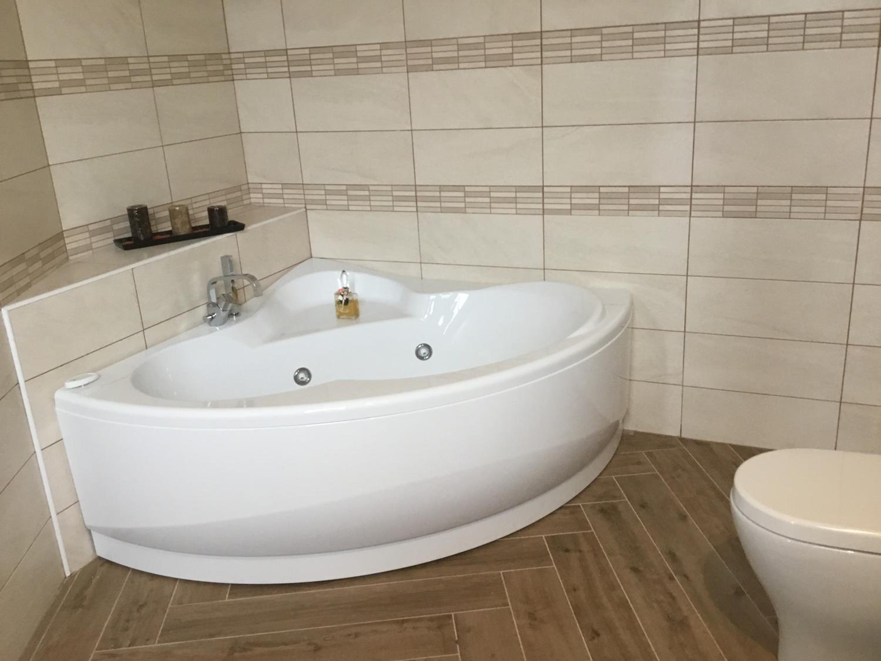 King Room with Spa Bath photo 2