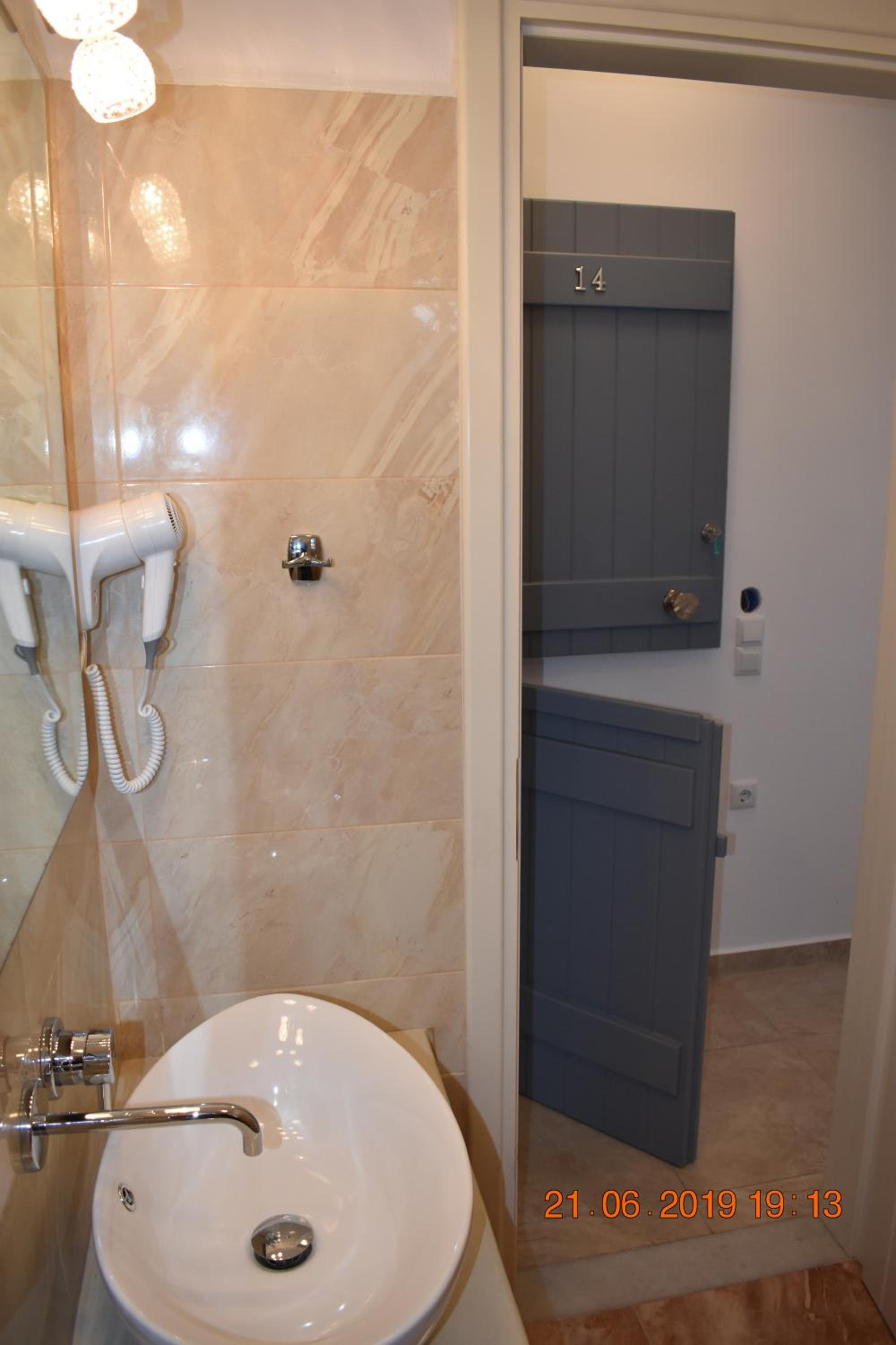 Standard Apartment - Photo 12