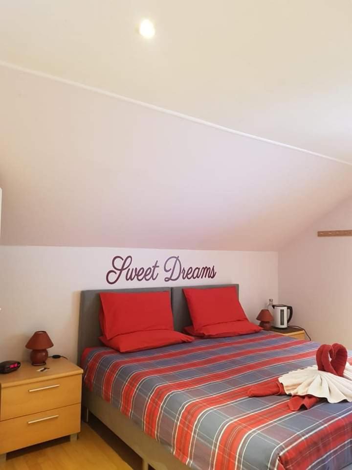 Double Room - Photo 6