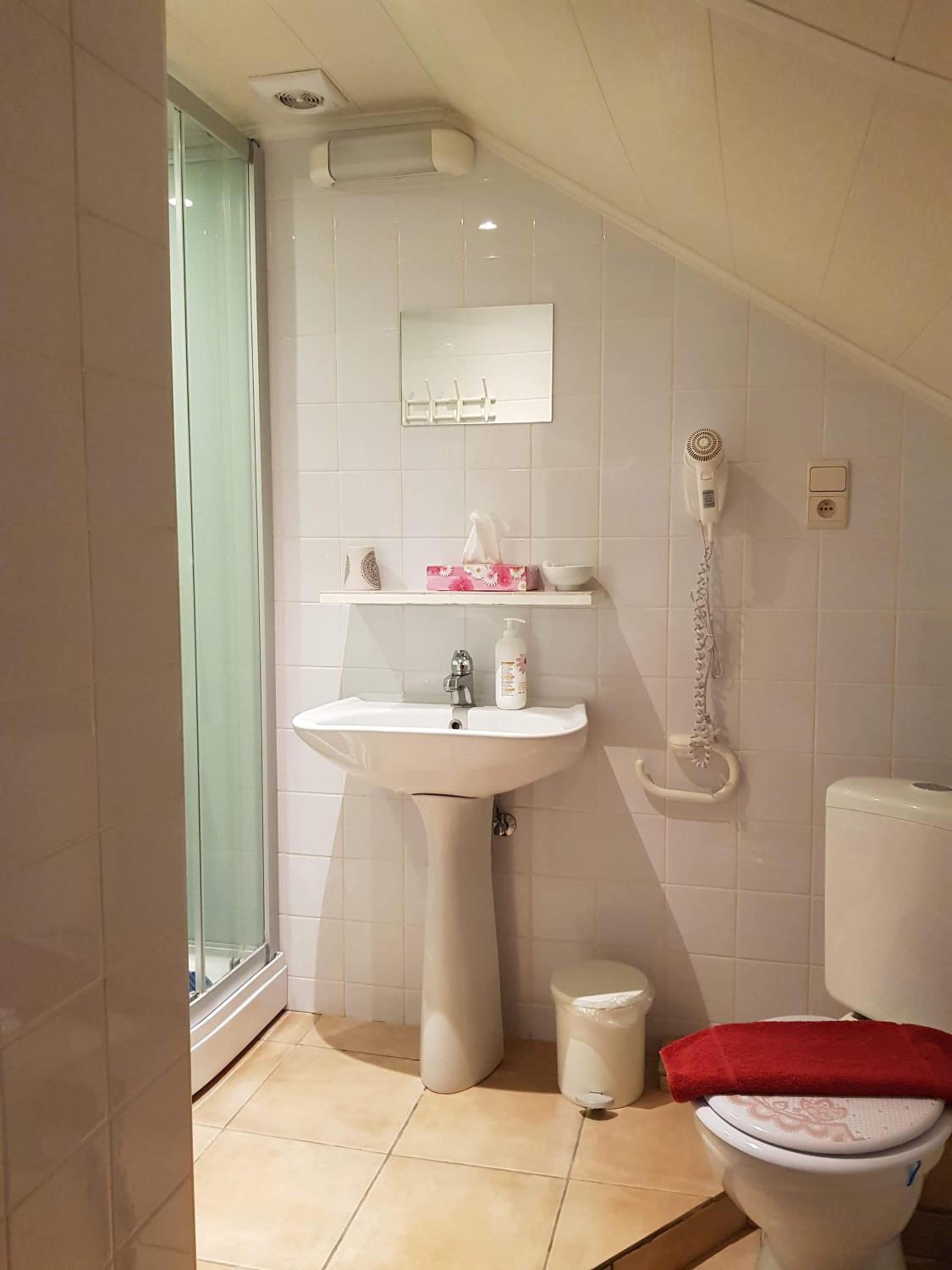 Single Room photo 2