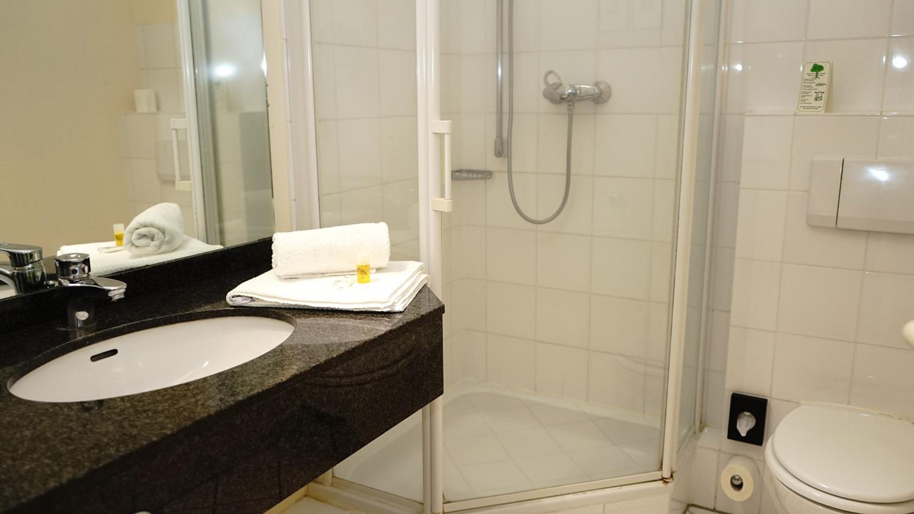 Double Room - Photo 12
