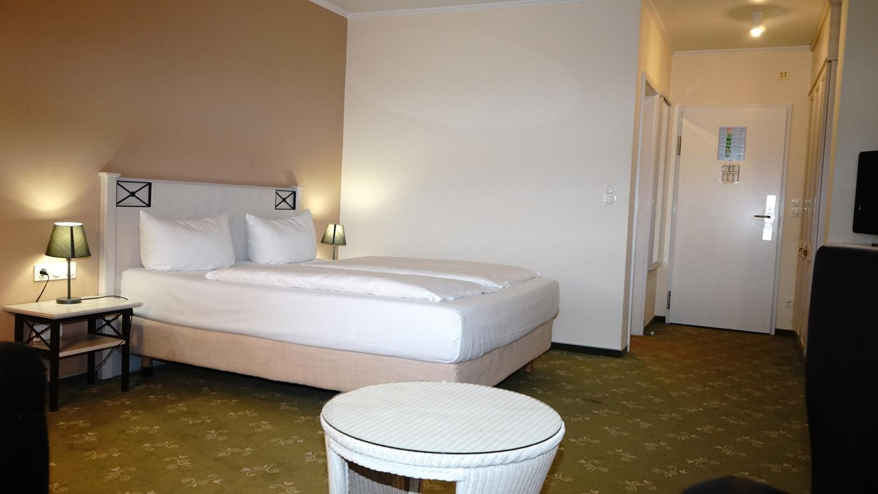 Double Room - Photo 2