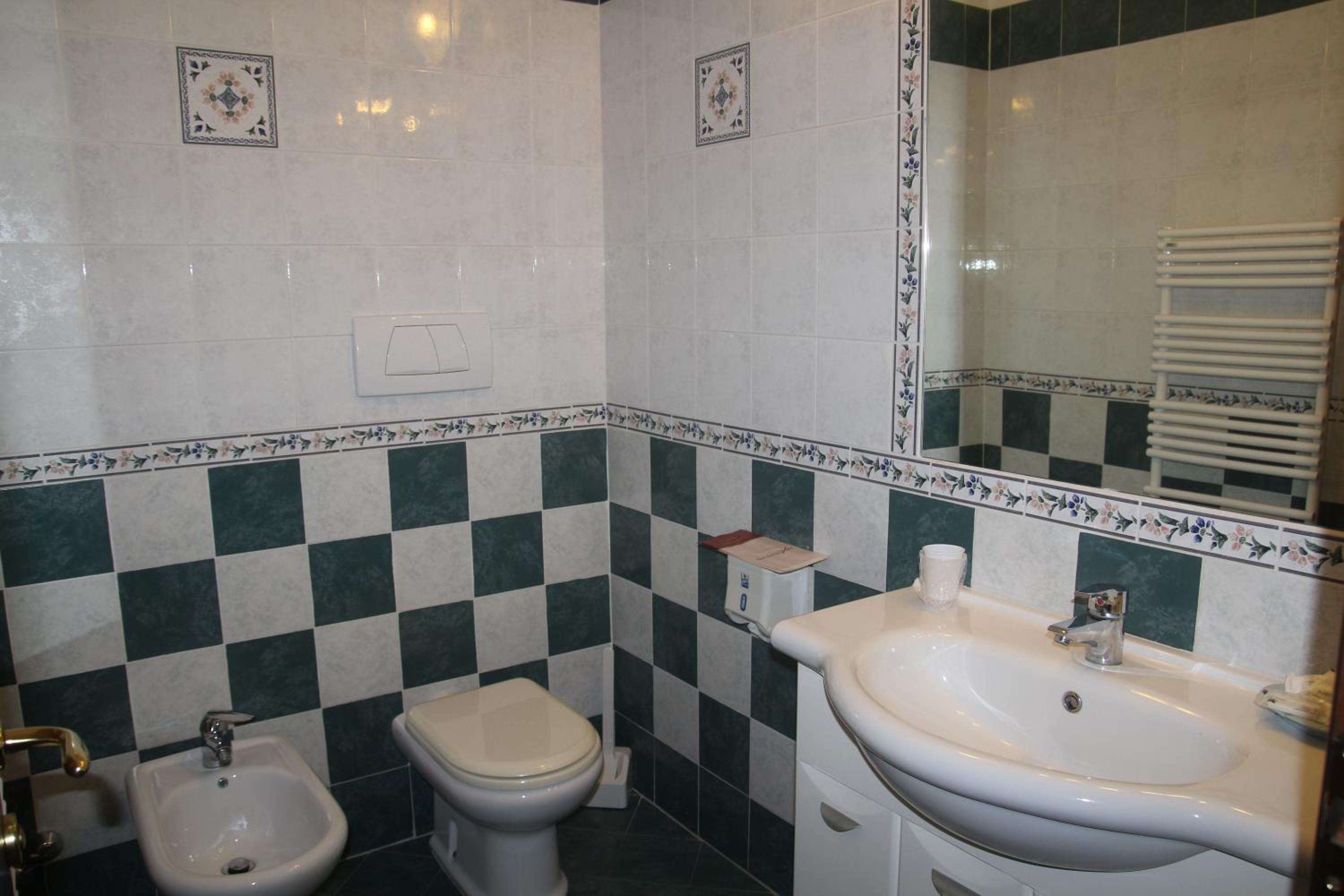 Superior Double or Twin Room - Photo 3