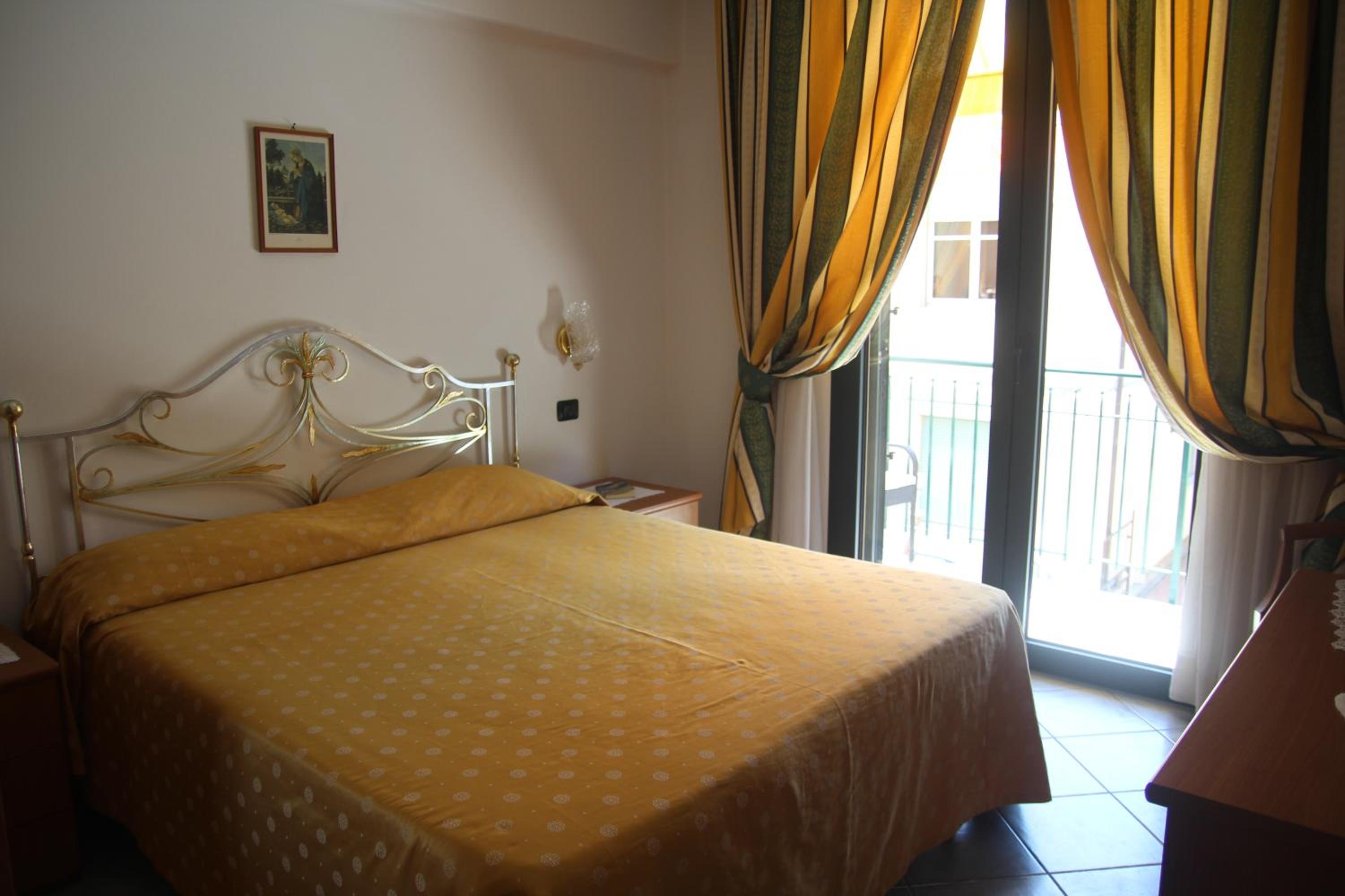 Superior Double or Twin Room - Photo 5