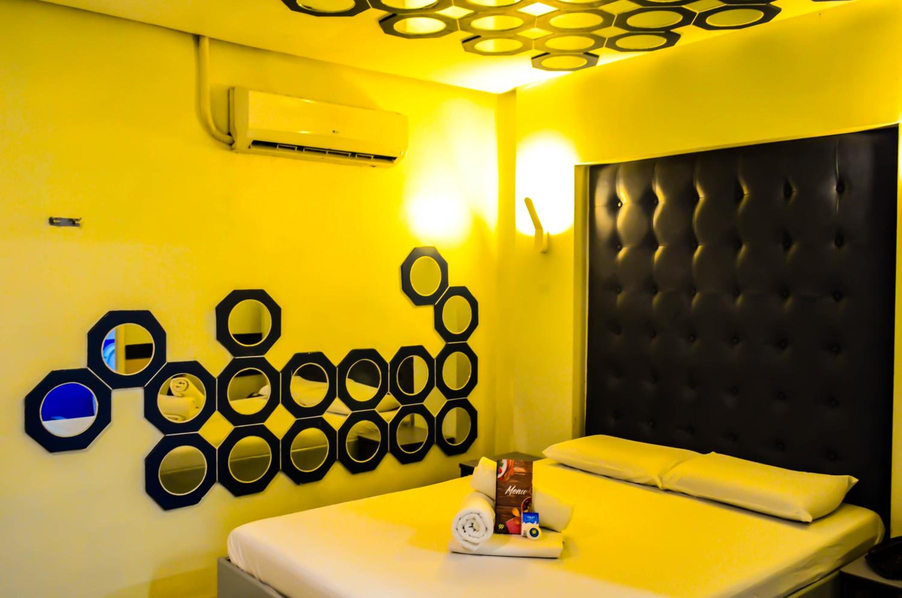 Premium Room (No Window) - Photo 3