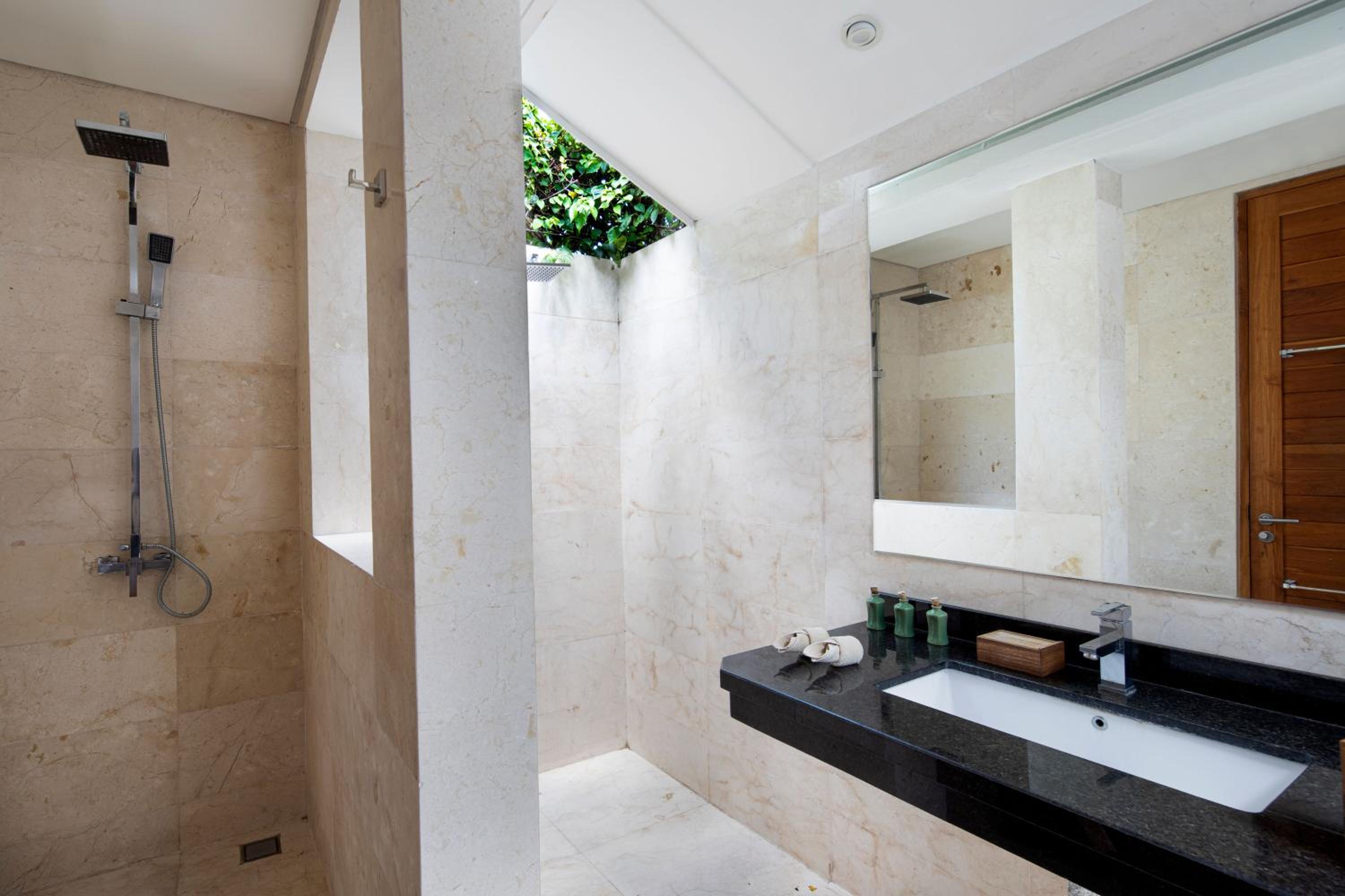 Two Unit One-Bedroom Interconnecting Villa - Photo 8