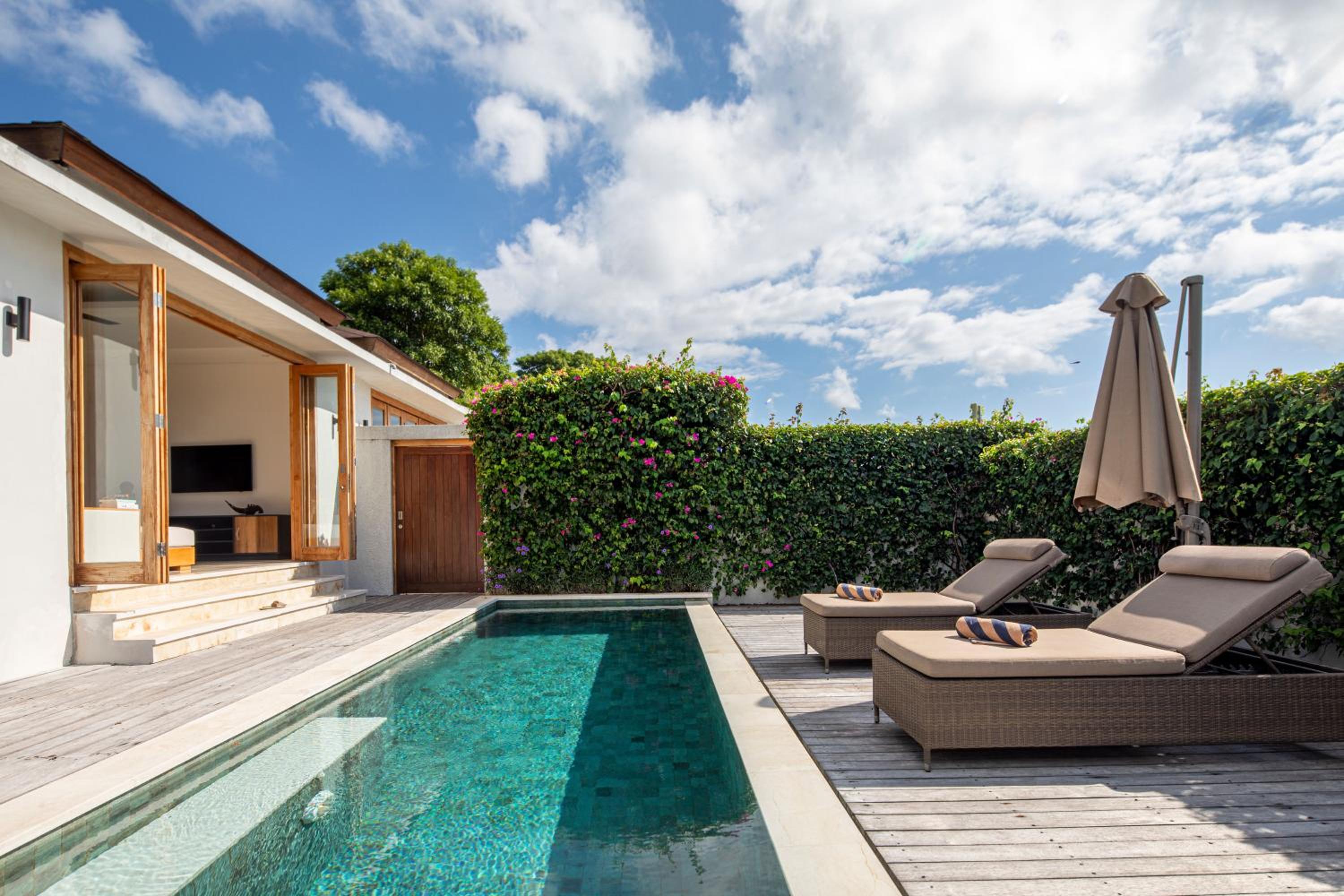 Two Unit One-Bedroom Interconnecting Villa - Photo 2
