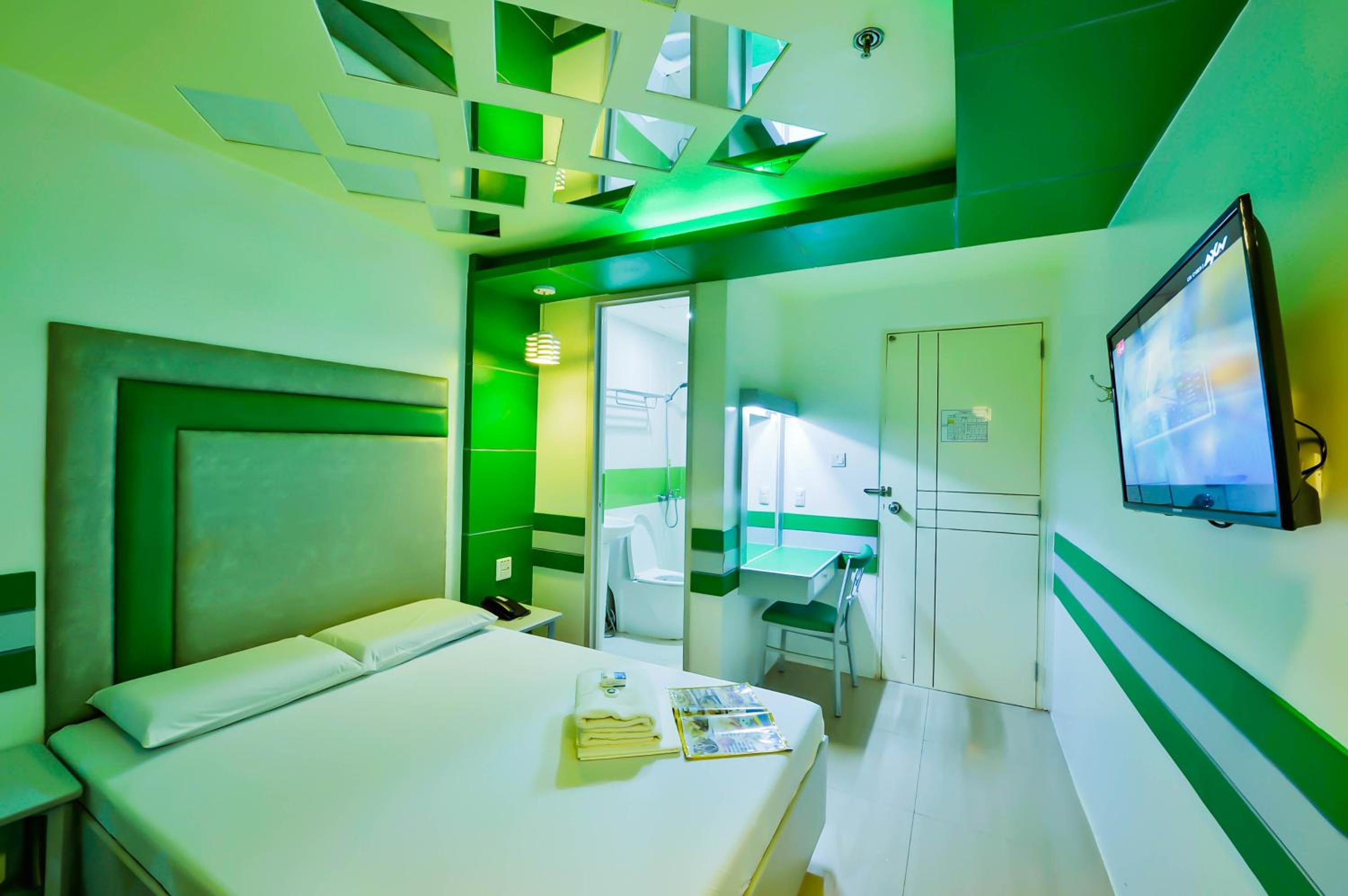 Deluxe Room (No Window)  - Photo 2