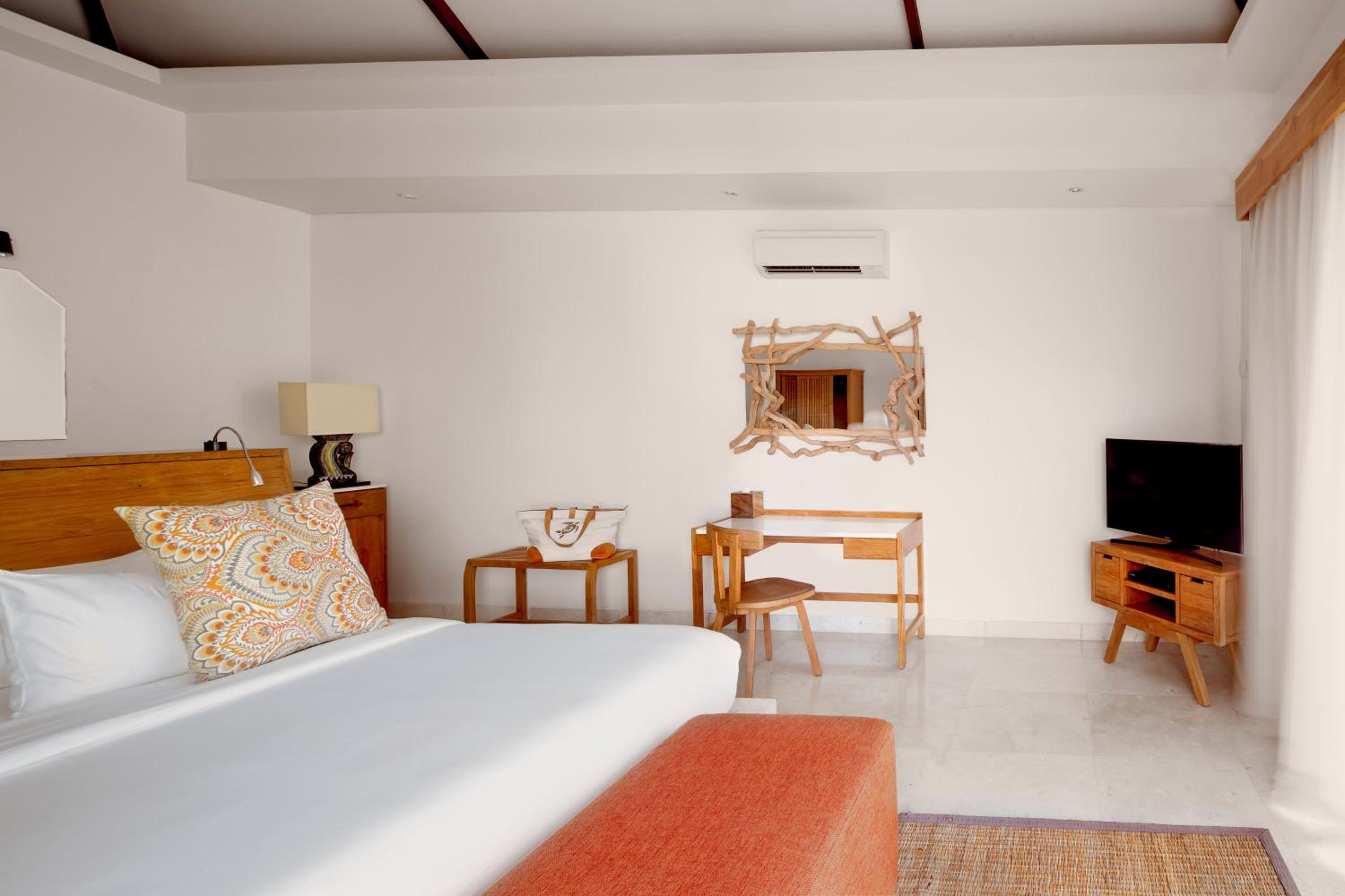 Two-Bedroom Pool Villa - Photo 9