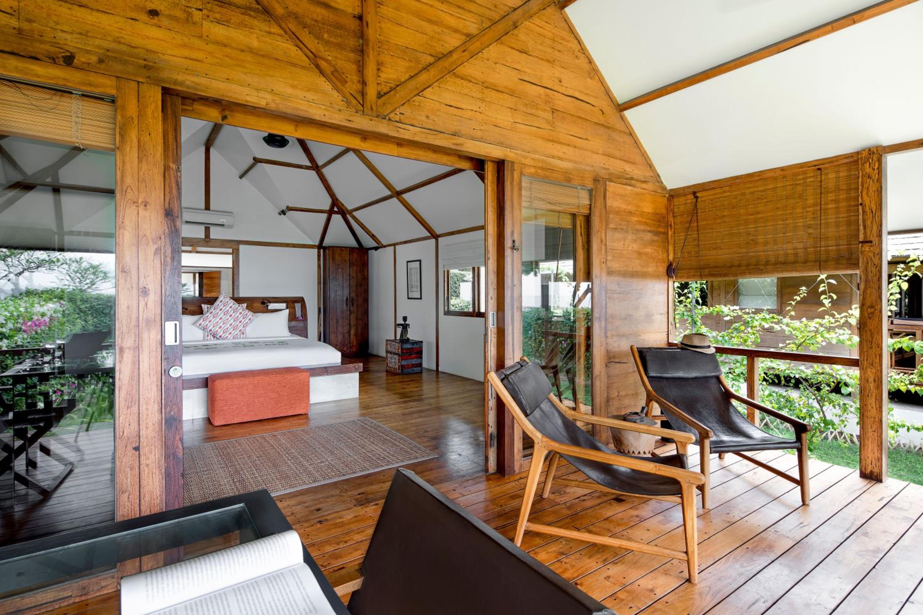 Beachfront Villa - Photo 1
