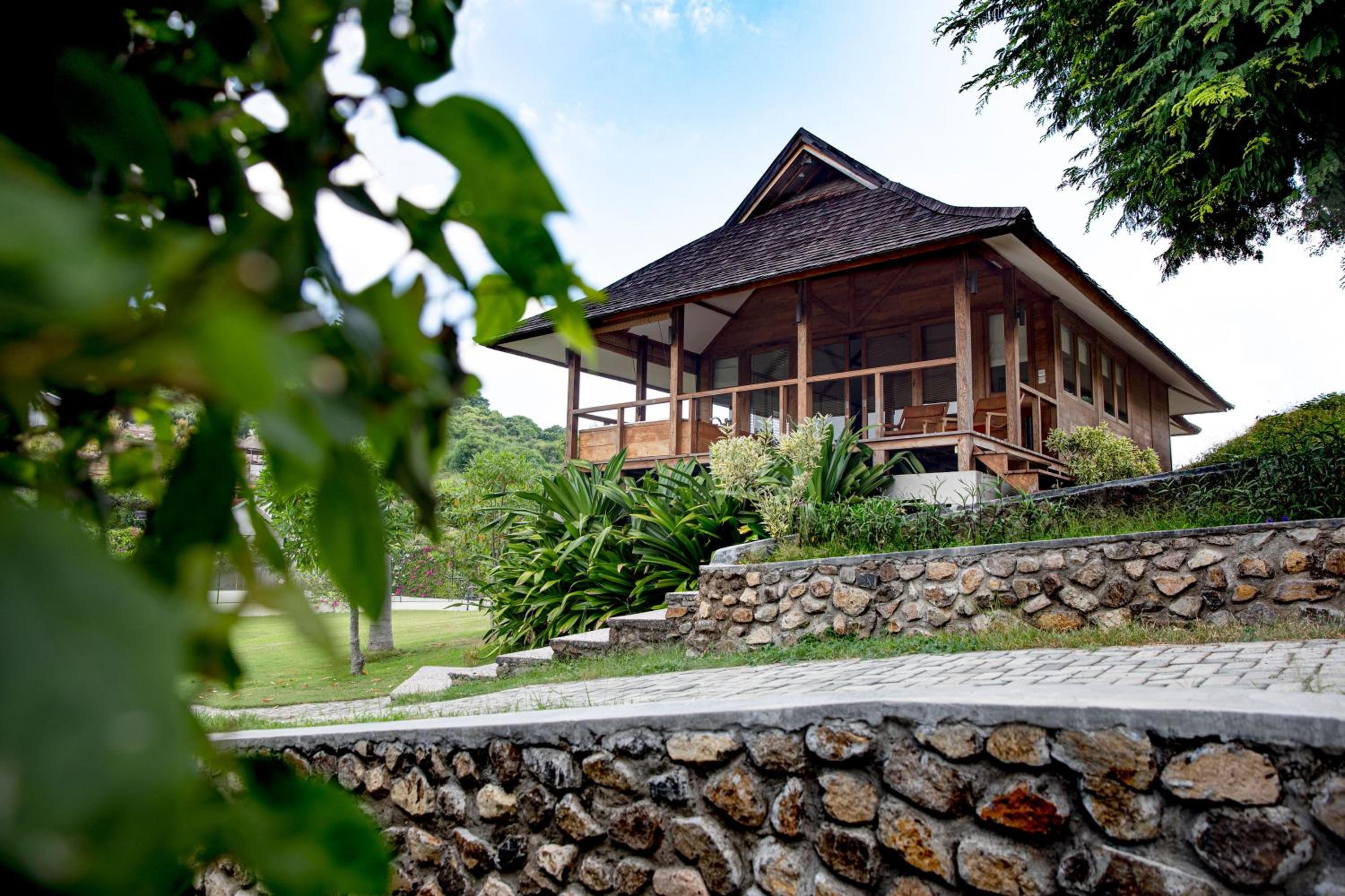 Hilltop Villa - Photo 12